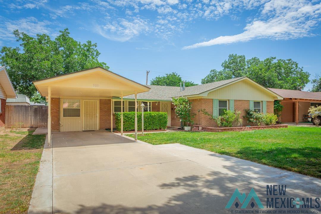 Roswell, New Mexico 88201, United States, 4 Bedrooms Bedrooms, ,3 BathroomsBathrooms,Residential,Pending,187623