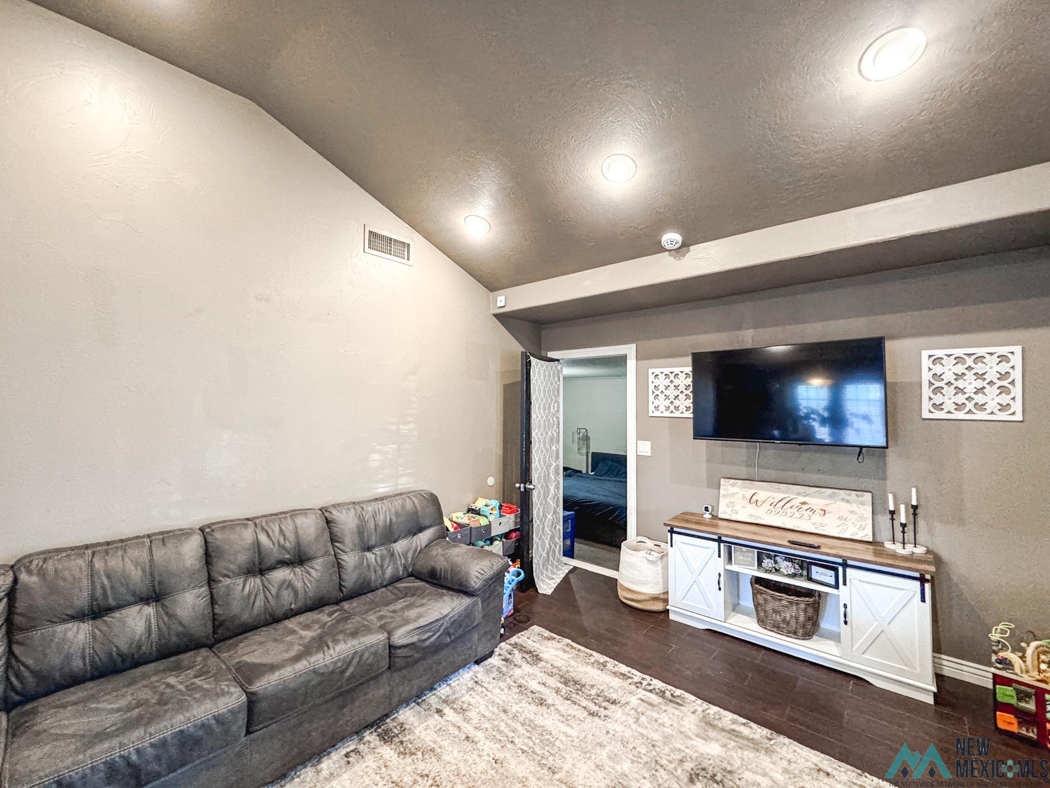 2400 Urton Road, Roswell, Texas image 12