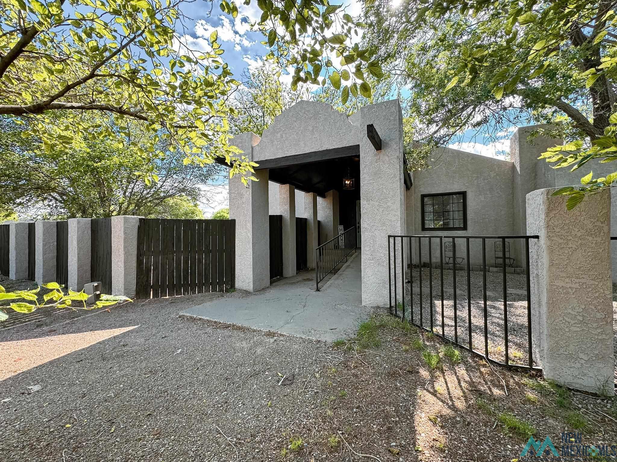 2400 Urton Road, Roswell, Texas image 1