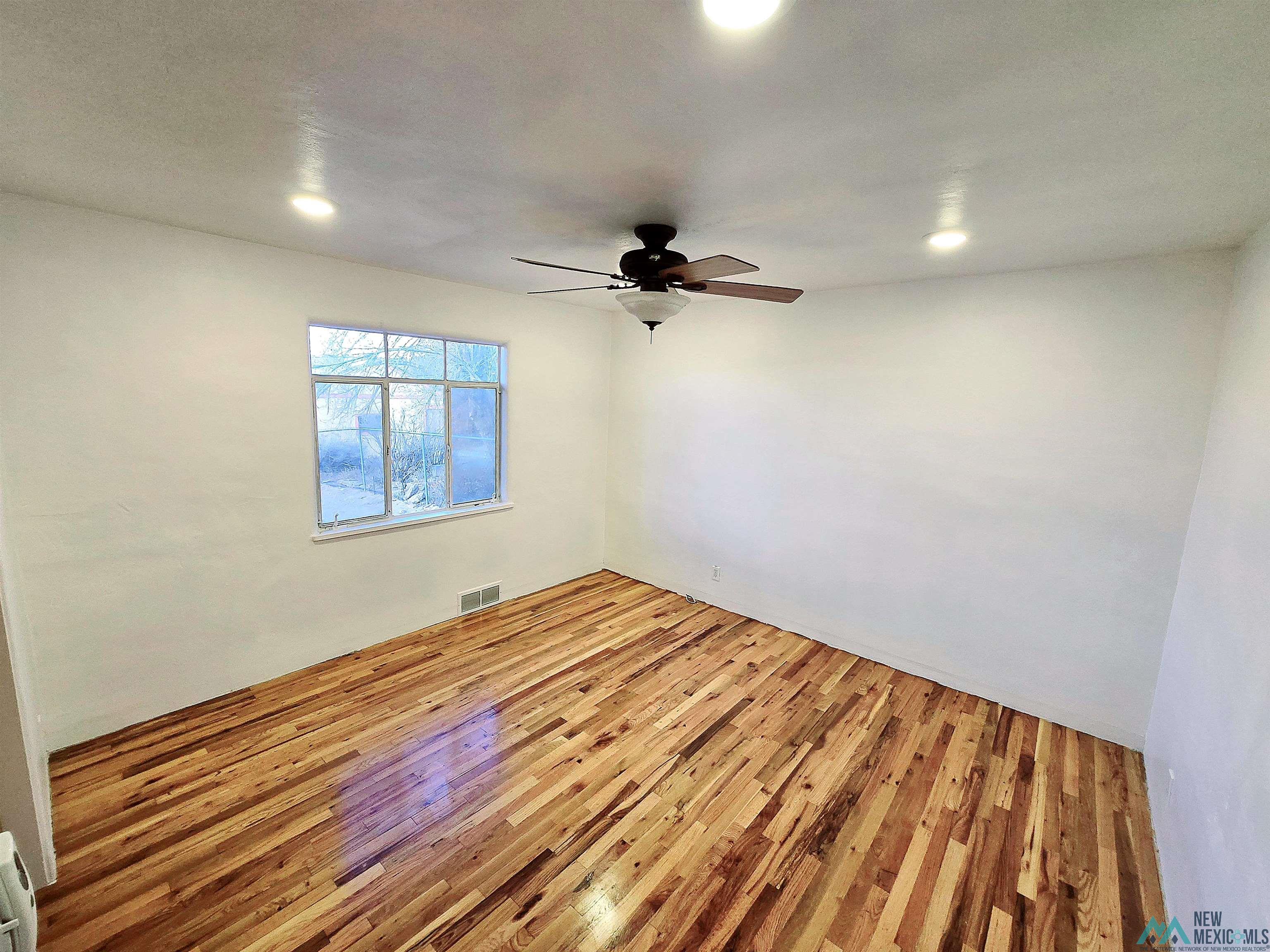 203 E Pine Avenue, Gallup, Texas image 14