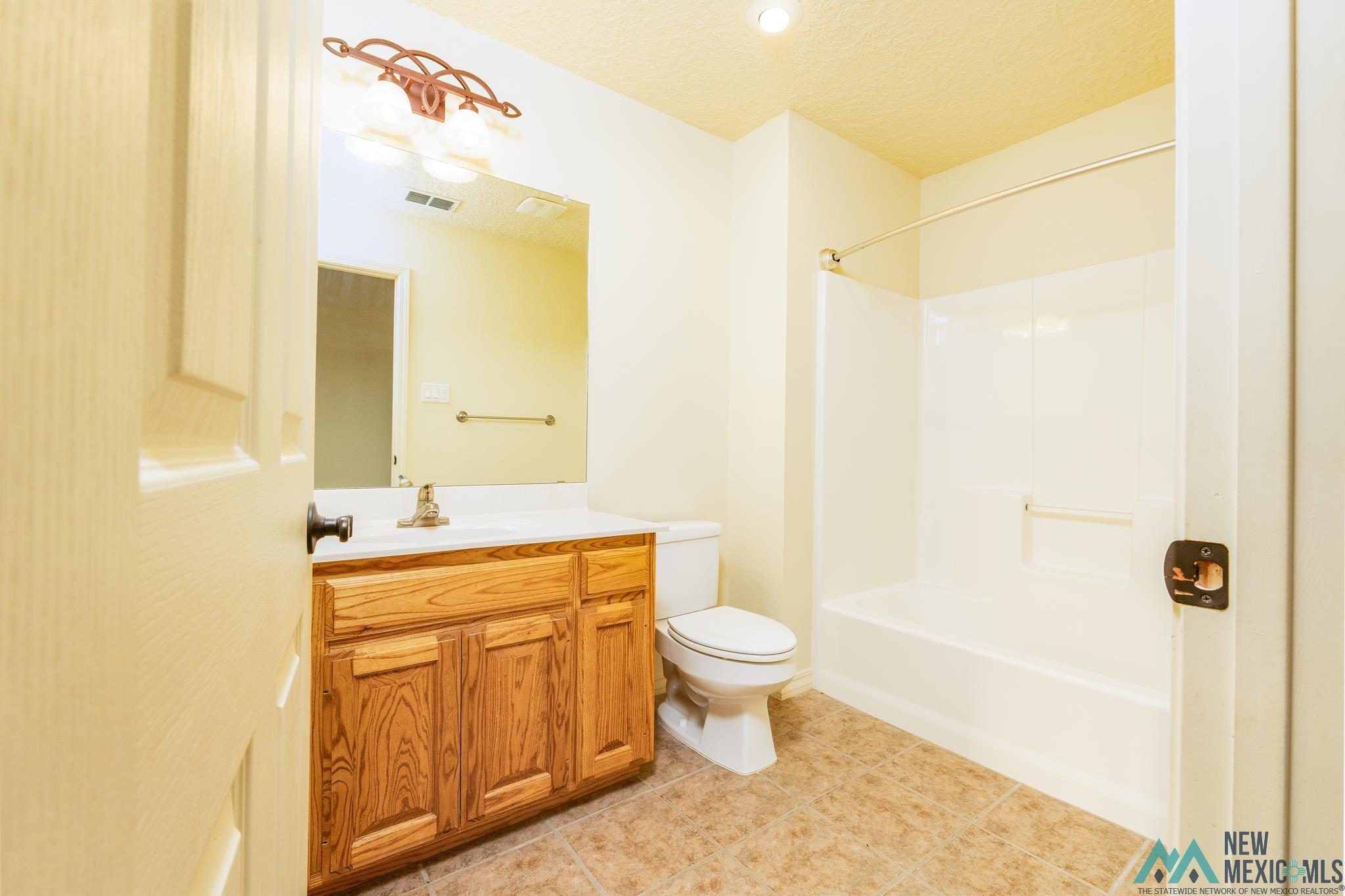 Clovis, New Mexico 88101, United States, 4 Bedrooms Bedrooms, ,3 BathroomsBathrooms,Residential,Active,153747