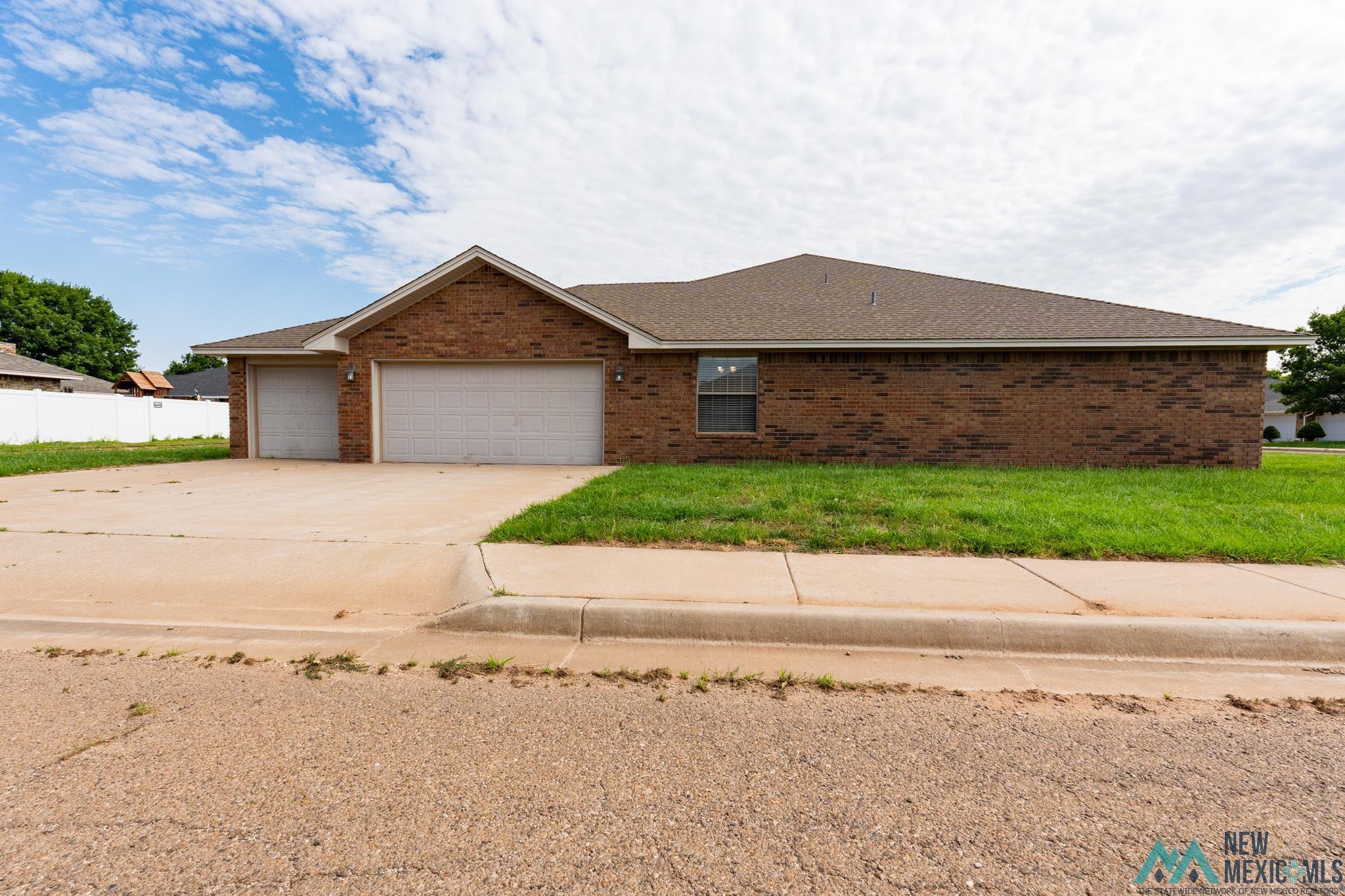 Clovis, New Mexico 88101, United States, 4 Bedrooms Bedrooms, ,3 BathroomsBathrooms,Residential,Active,153747