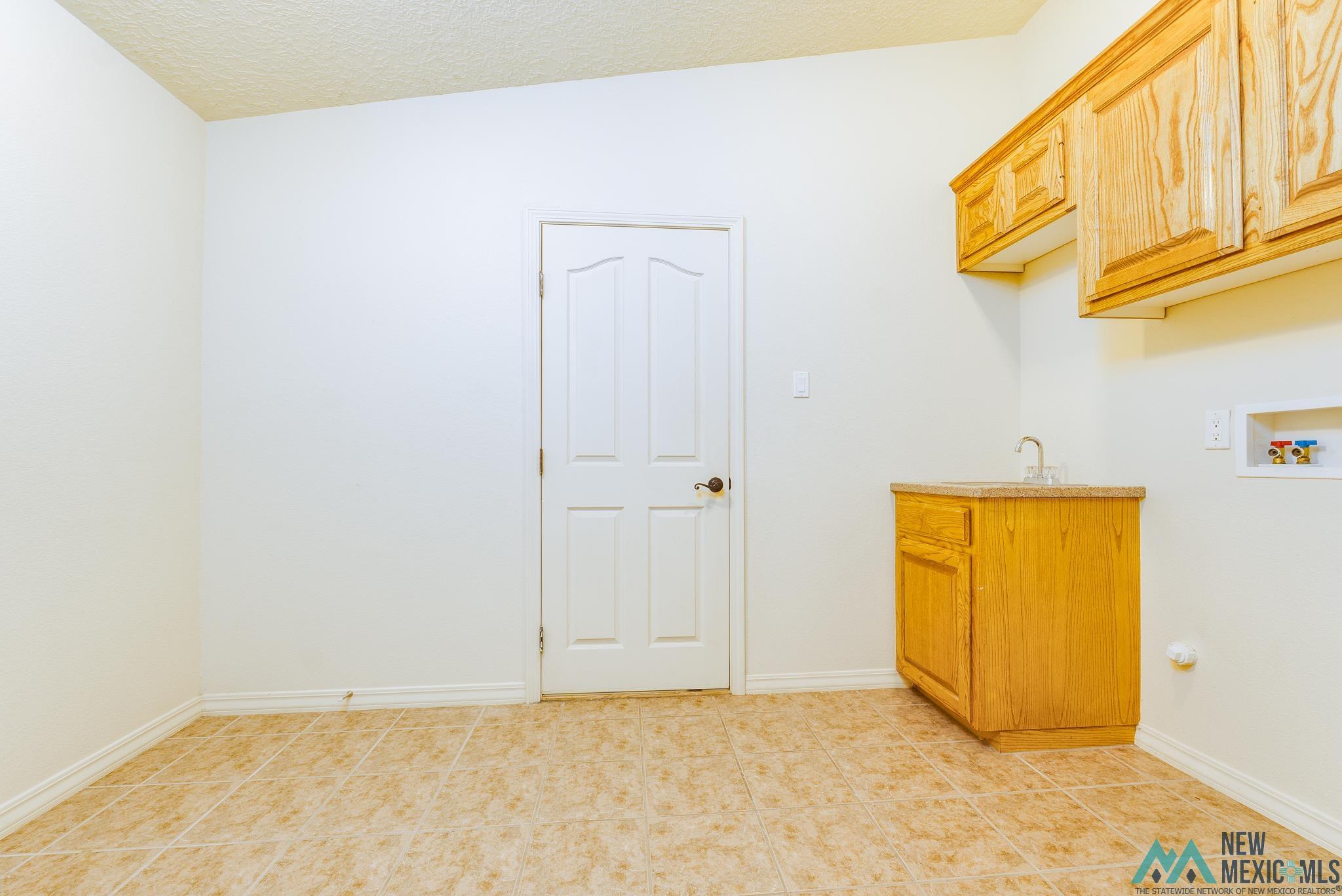 Clovis, New Mexico 88101, United States, 4 Bedrooms Bedrooms, ,3 BathroomsBathrooms,Residential,Active,153747