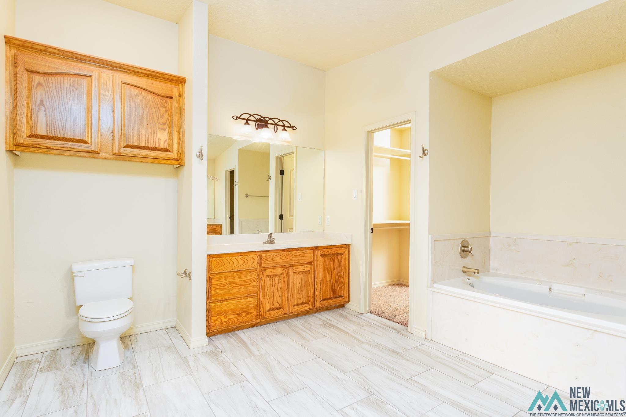 Clovis, New Mexico 88101, United States, 4 Bedrooms Bedrooms, ,3 BathroomsBathrooms,Residential,Active,153747