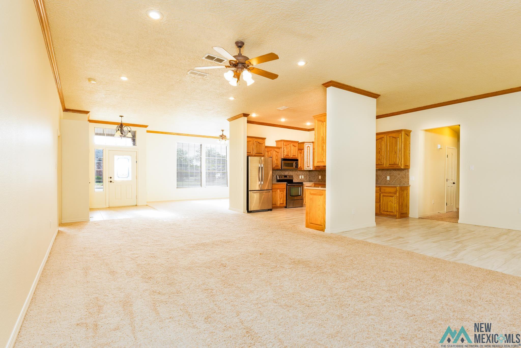 Clovis, New Mexico 88101, United States, 4 Bedrooms Bedrooms, ,3 BathroomsBathrooms,Residential,Active,153747