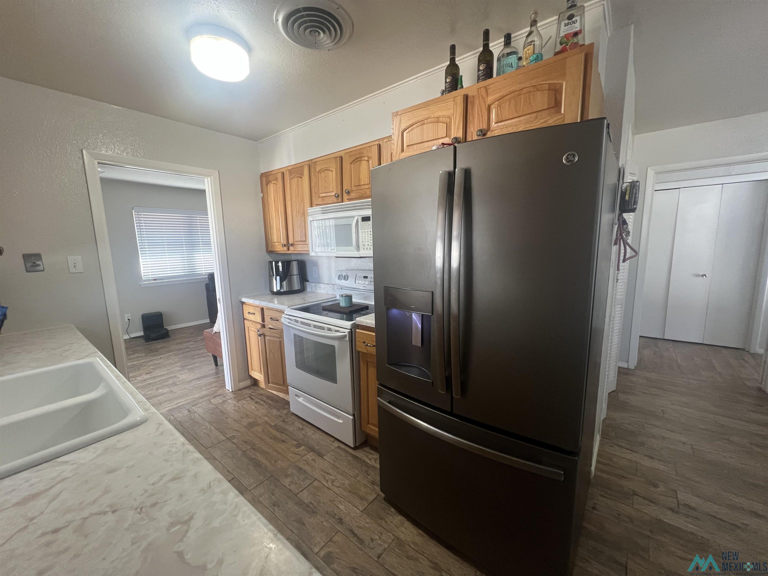 3019 N Garden Avenue, Roswell, Texas image 5