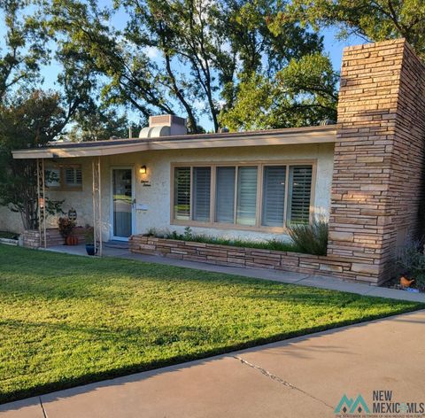 Homes For Sale - 1116 W Thomas Street<br/> Eddy County, Carlsbad, NM 88220