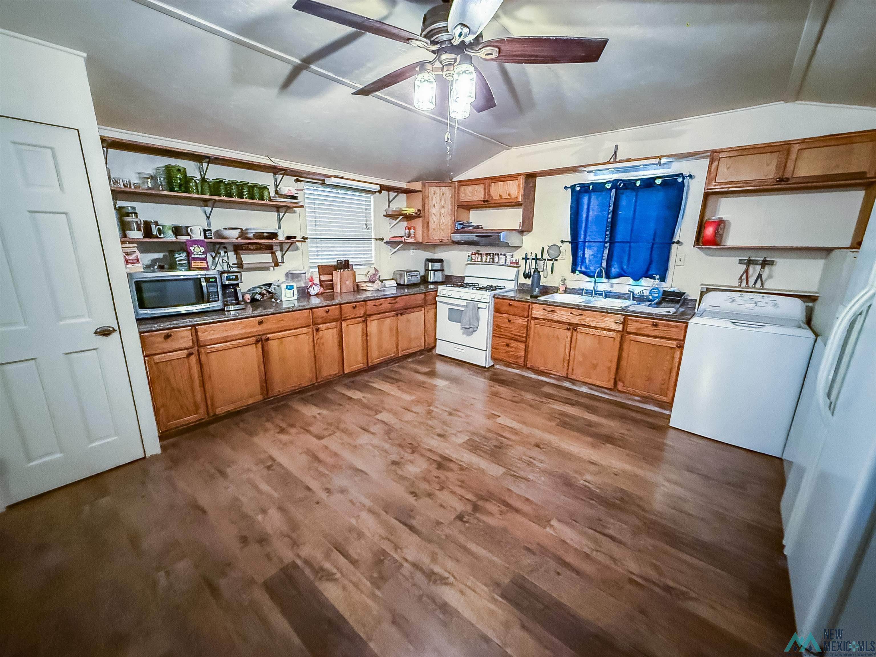21 S Drinkard Road, Eunice, Texas image 9