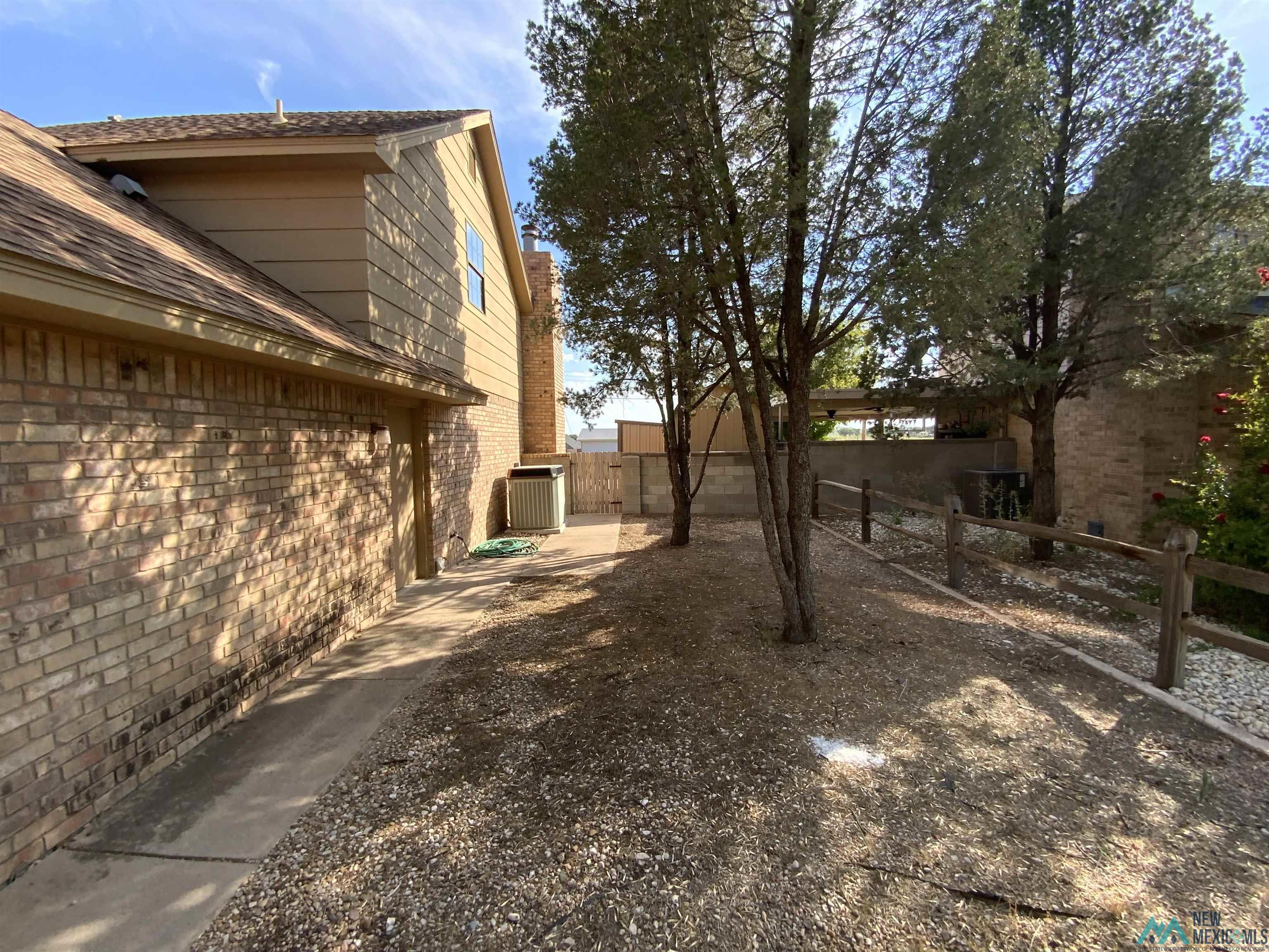 Roswell, New Mexico 88201, United States, 4 Bedrooms Bedrooms, ,3 BathroomsBathrooms,Residential,Pending,191565