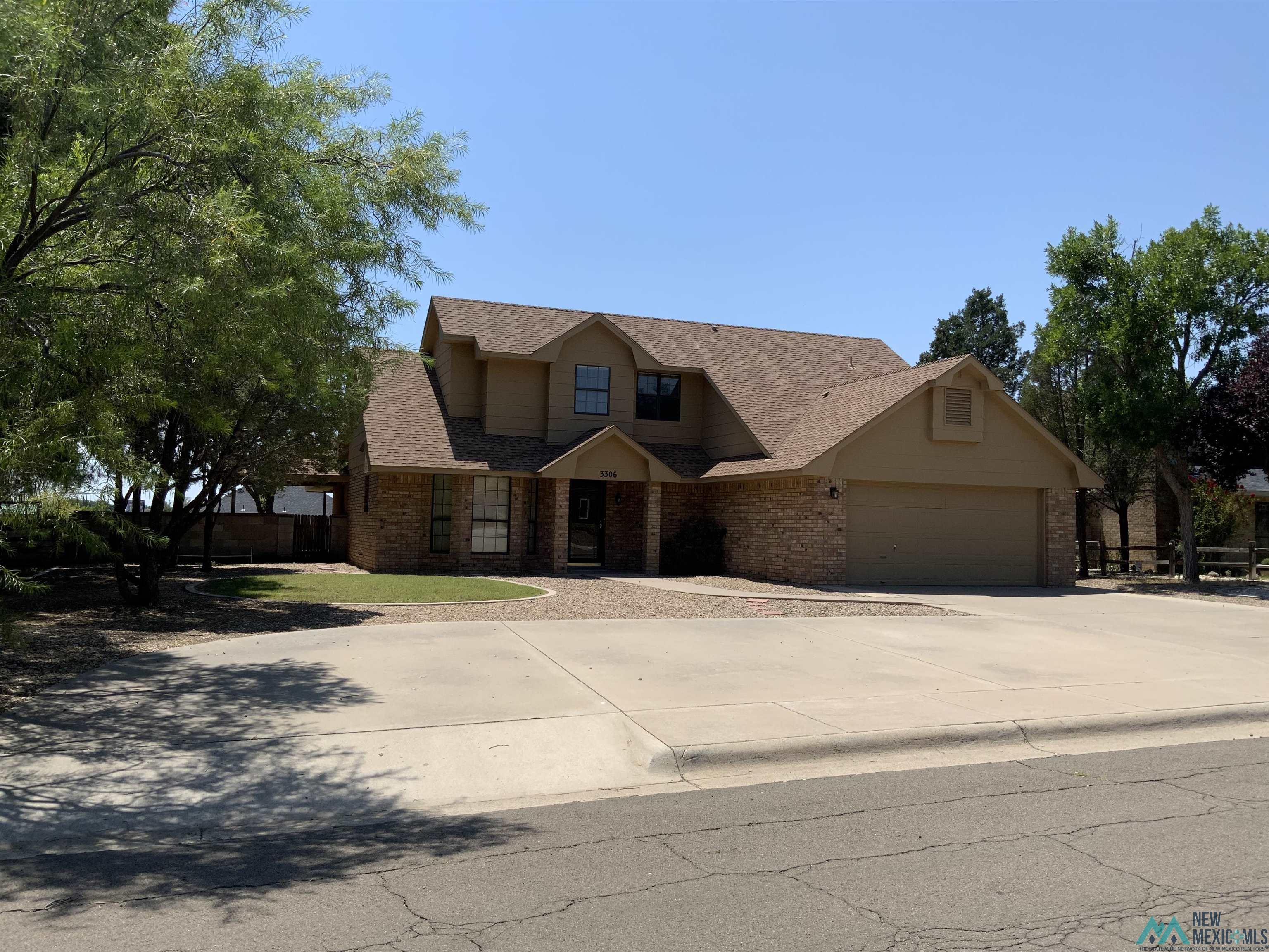 Roswell, New Mexico 88201, United States, 4 Bedrooms Bedrooms, ,3 BathroomsBathrooms,Residential,Pending,191565