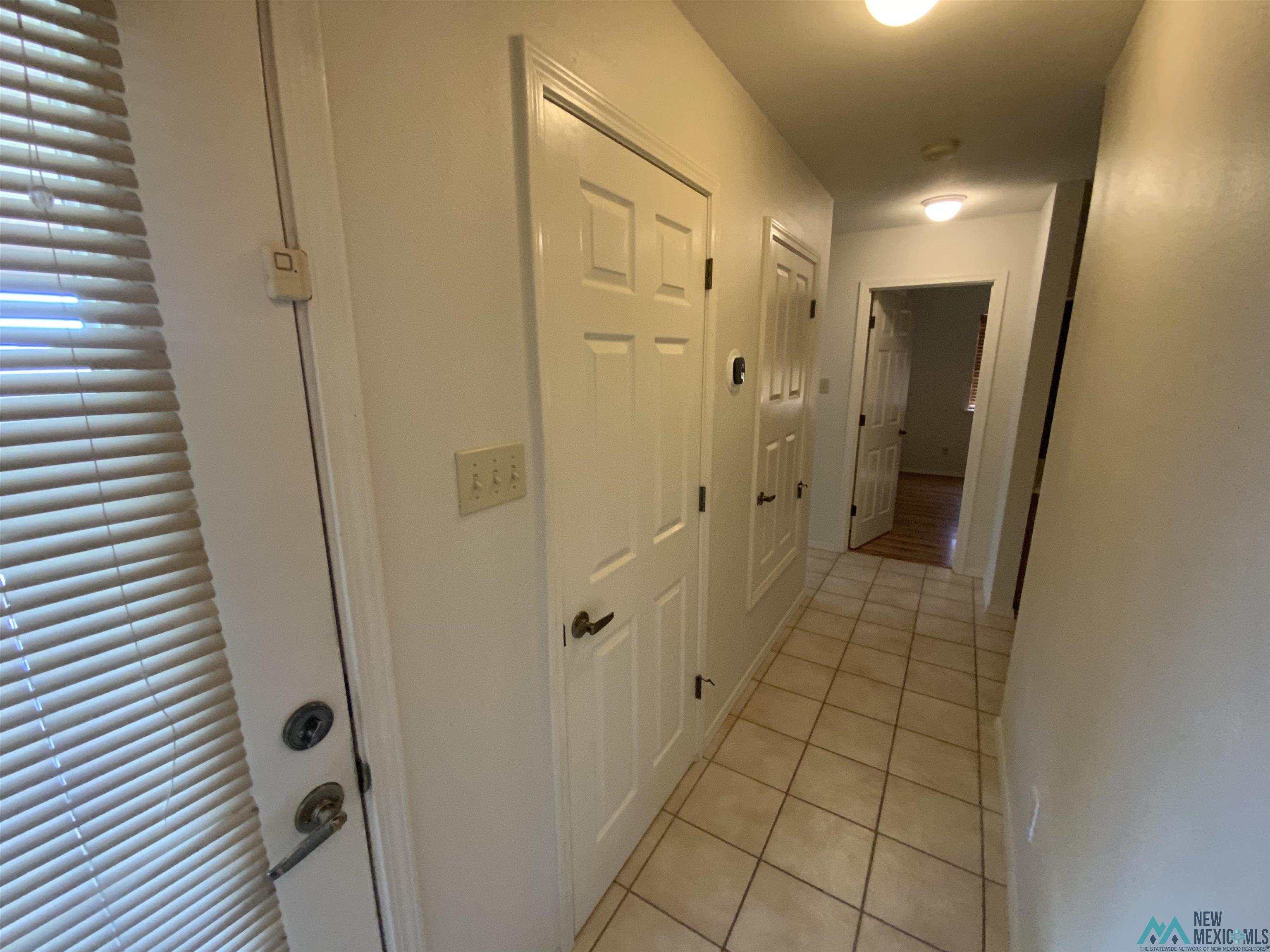 Roswell, New Mexico 88201, United States, 4 Bedrooms Bedrooms, ,3 BathroomsBathrooms,Residential,Pending,191565