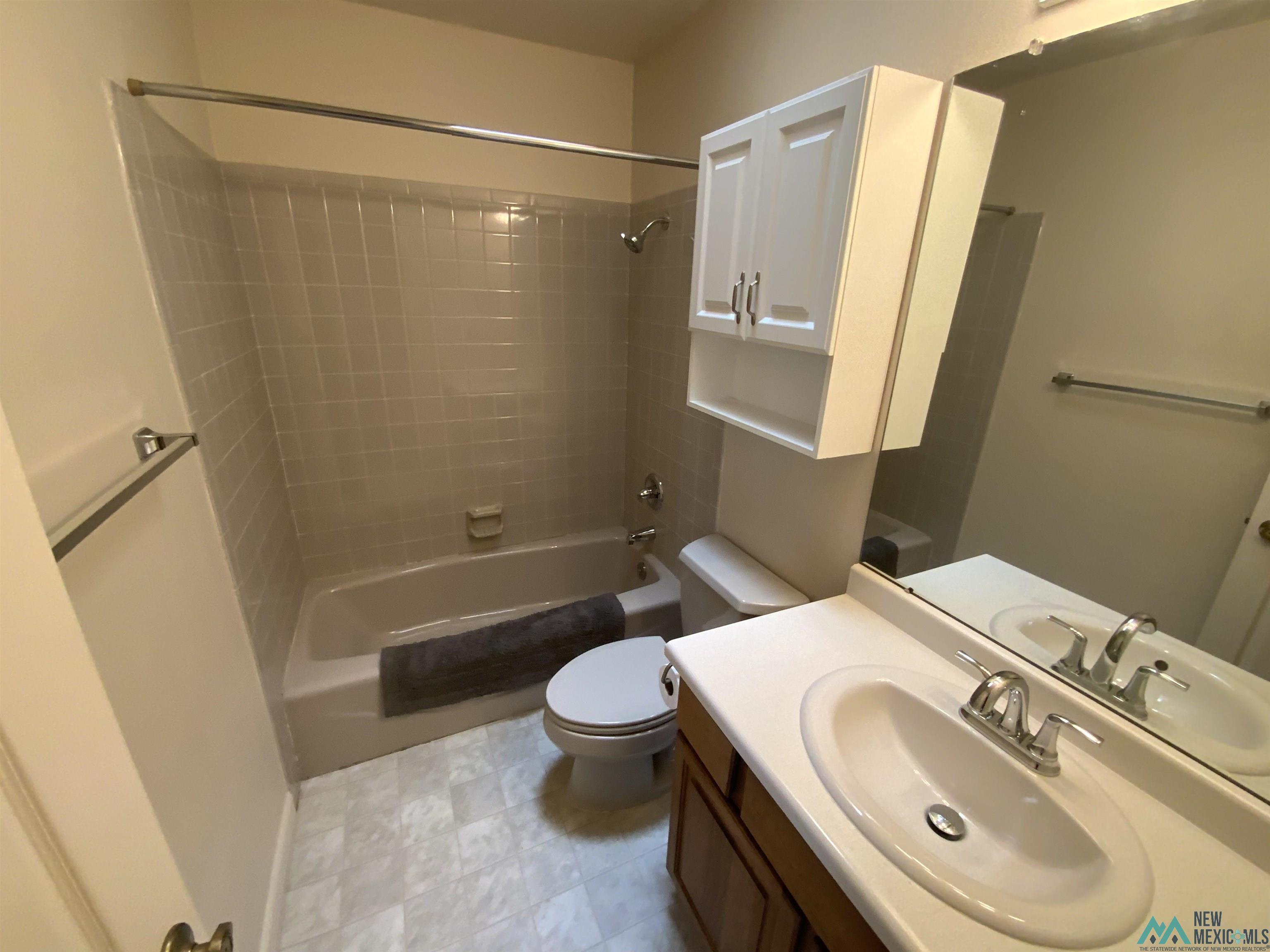 Roswell, New Mexico 88201, United States, 4 Bedrooms Bedrooms, ,3 BathroomsBathrooms,Residential,Pending,191565