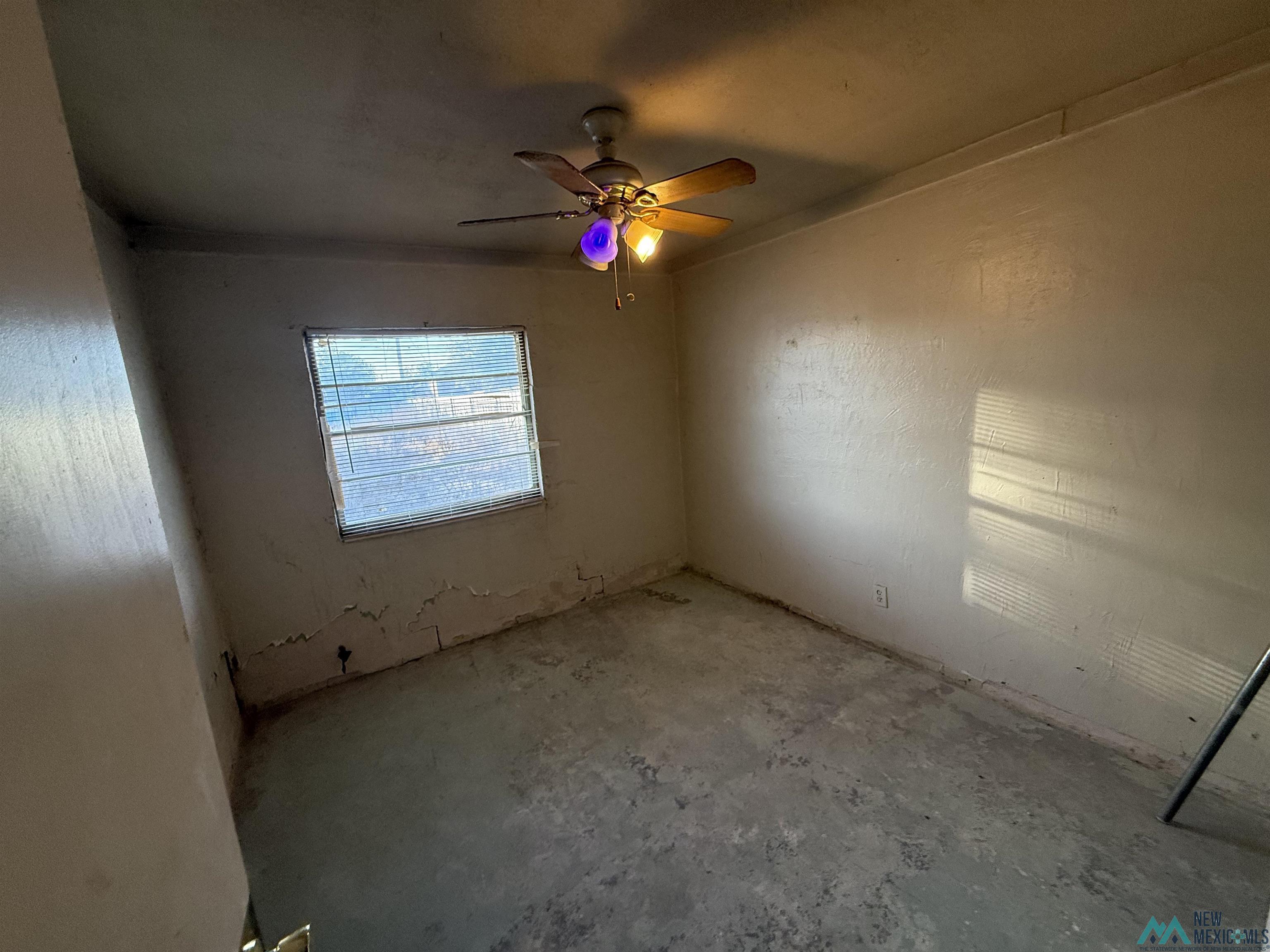 Roswell, New Mexico 88203, United States, 3 Bedrooms Bedrooms, ,1 BathroomBathrooms,Residential,Pending,242441