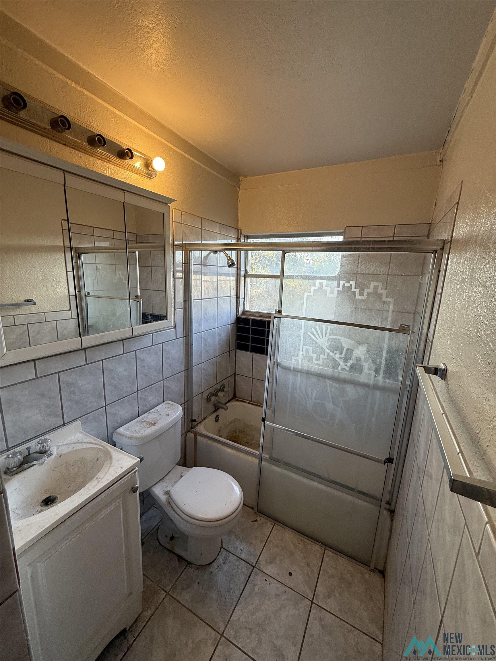 Roswell, New Mexico 88203, United States, 3 Bedrooms Bedrooms, ,1 BathroomBathrooms,Residential,Pending,242441