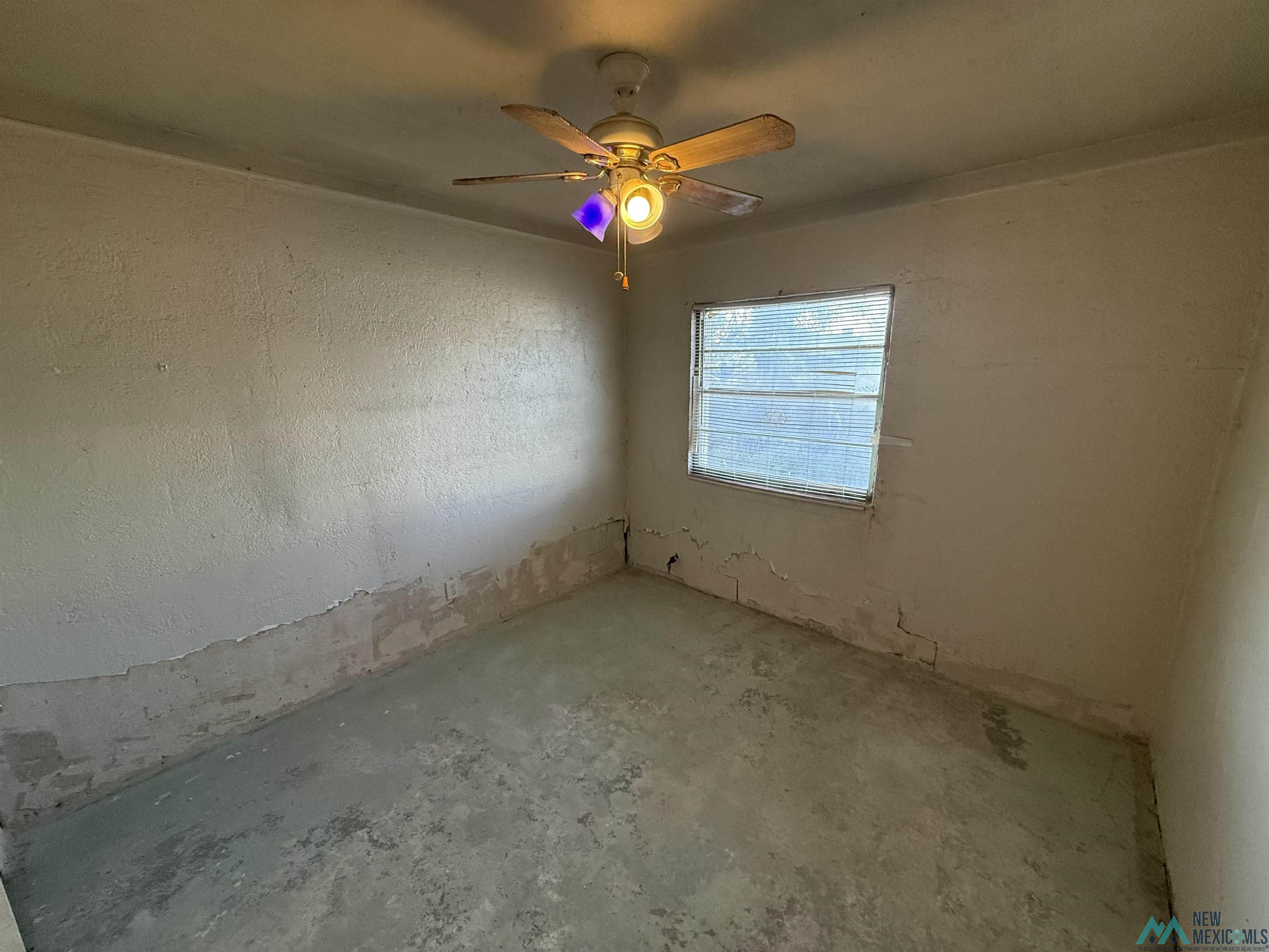 Roswell, New Mexico 88203, United States, 3 Bedrooms Bedrooms, ,1 BathroomBathrooms,Residential,Pending,242441