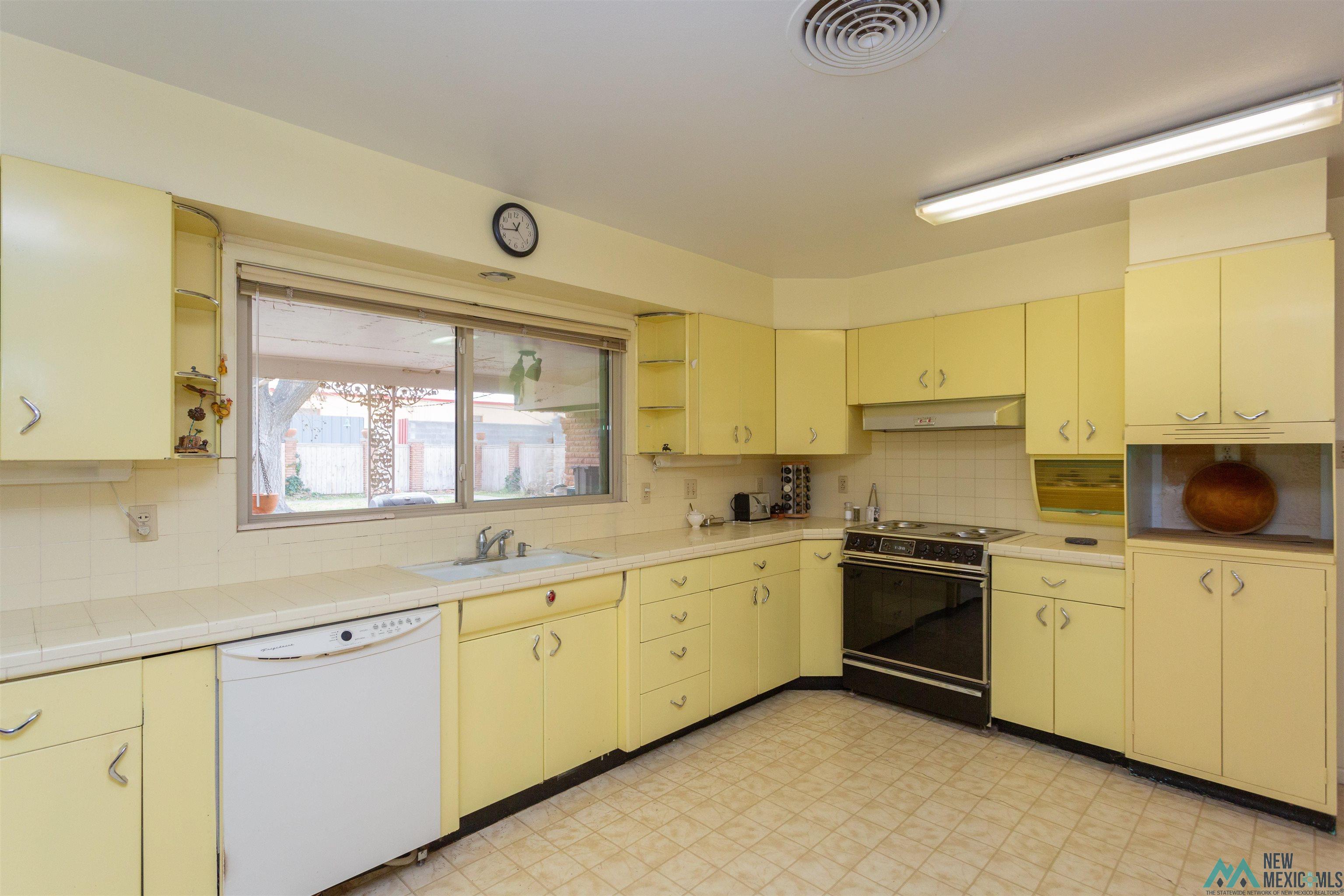 1510 W 3rd Street, Roswell, Texas image 16