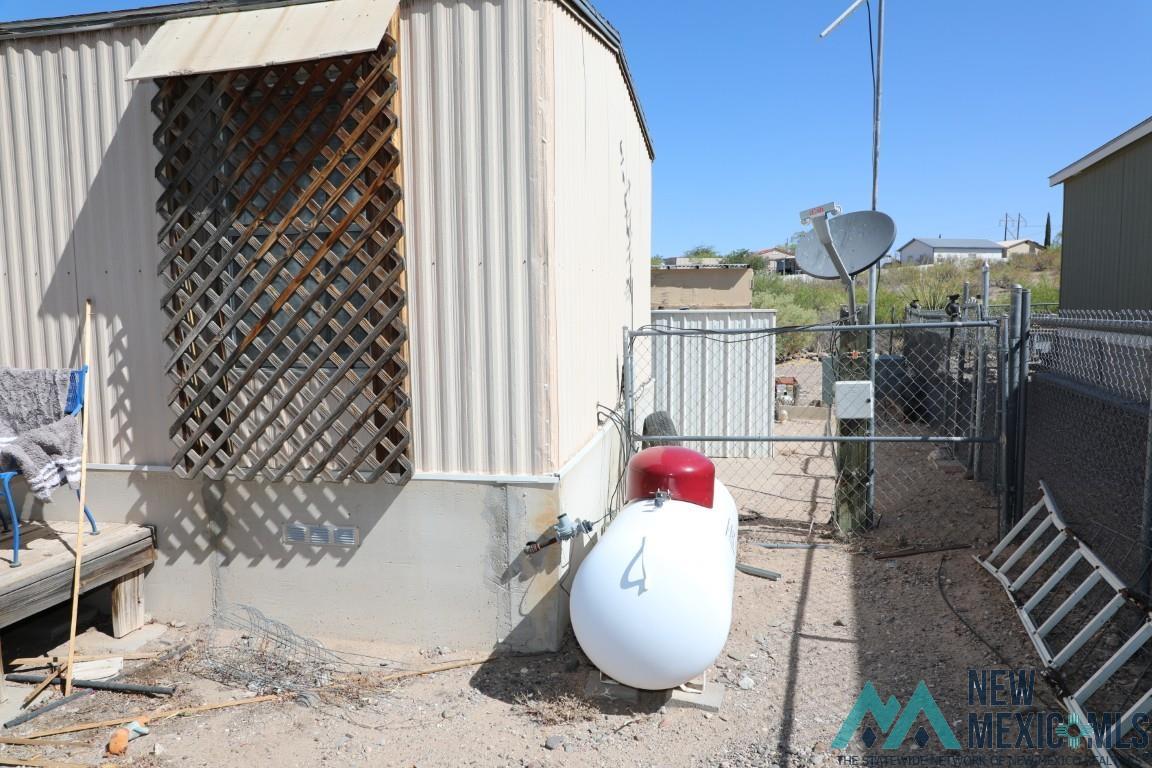 402 Hermosa Drive, Elephant Butte, Texas image 5