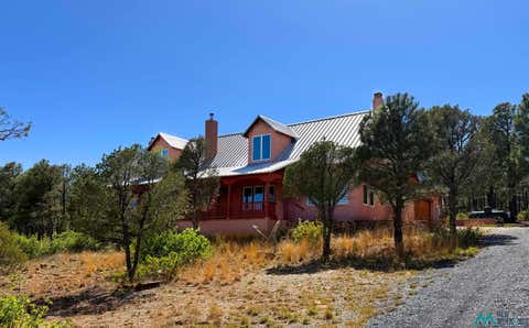 Homes For Sale - 6 Sarah Lane<br/> Las Vegas, NM 87701