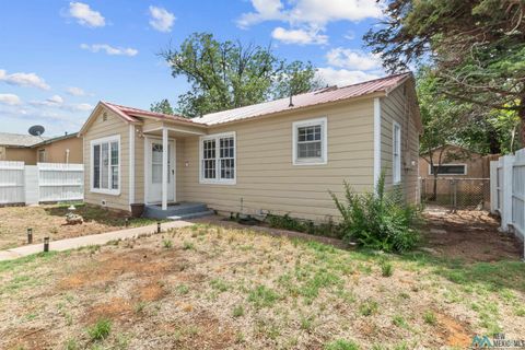 Homes For Sale - 804 S Dallas Avenue<br/> Portales, NM 88130