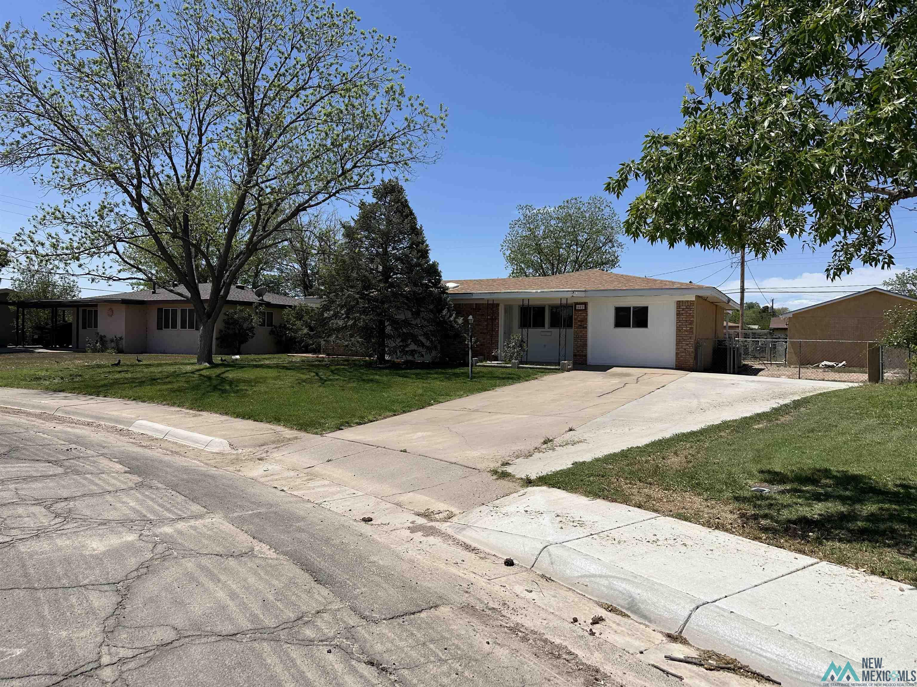 602 Willow Drive, Roswell, New Mexico image 2
