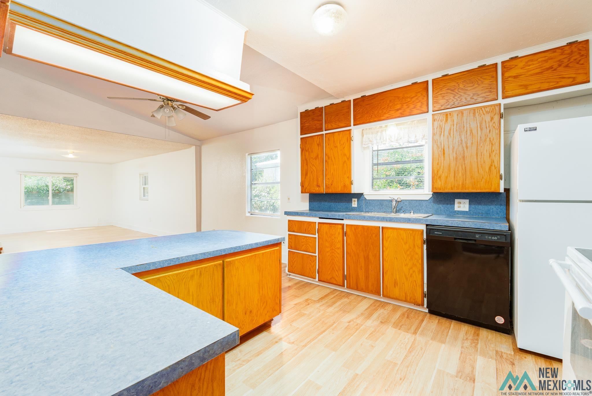 Portales, New Mexico 88130, United States, 3 Bedrooms Bedrooms, ,2 BathroomsBathrooms,Residential,Active,187673