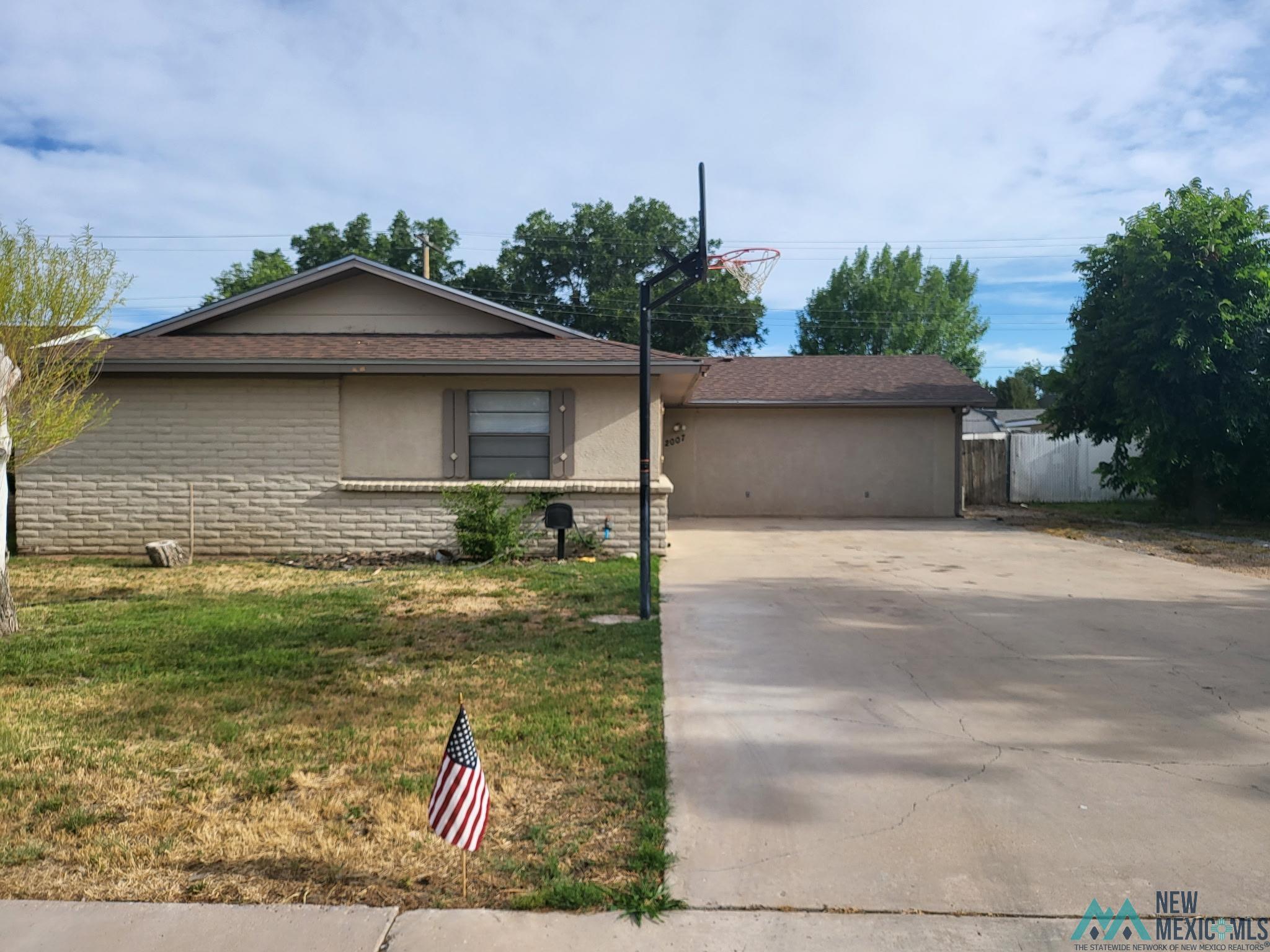 2007 W Centre Avenue, Artesia, New Mexico image 1