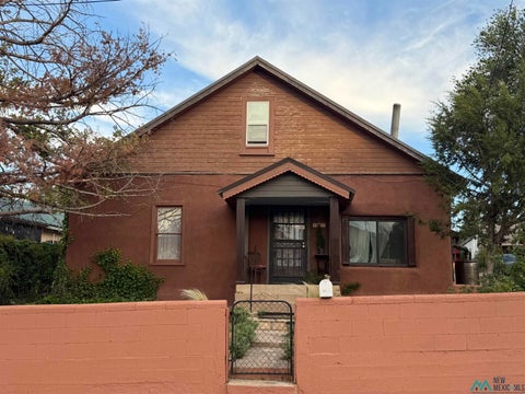 Homes For Sale - 415 Moreno Street<br/> Las Vegas, NM 87701