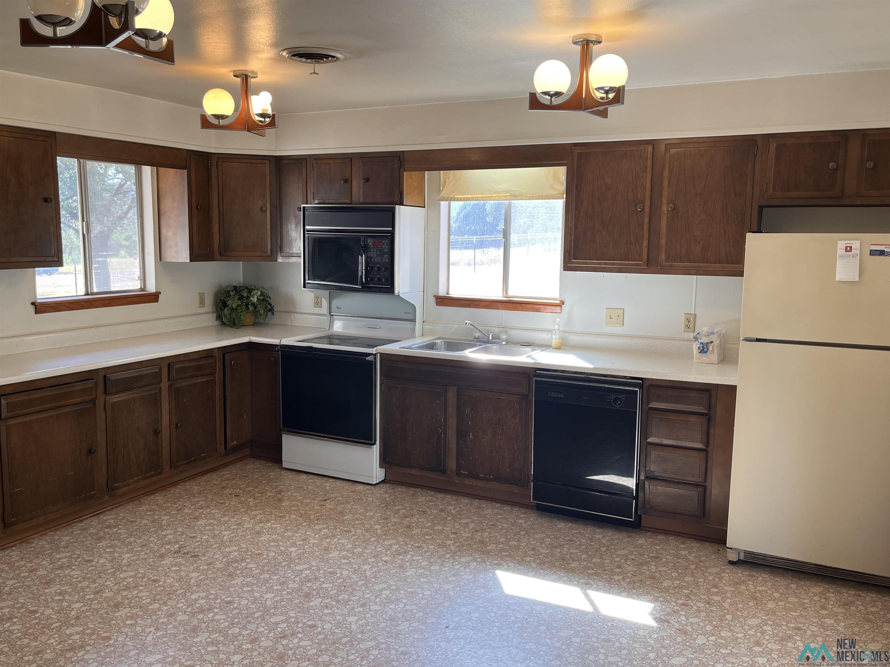 19 Dora Avenue, Reserve, New Mexico image 27