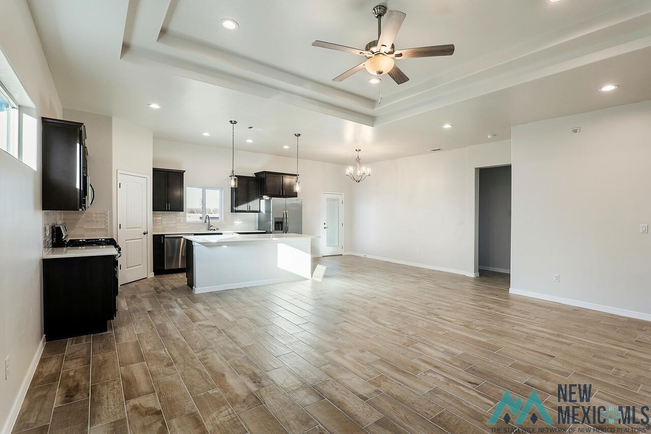3706 Honeysuckle Drive, Carlsbad, Texas image 12