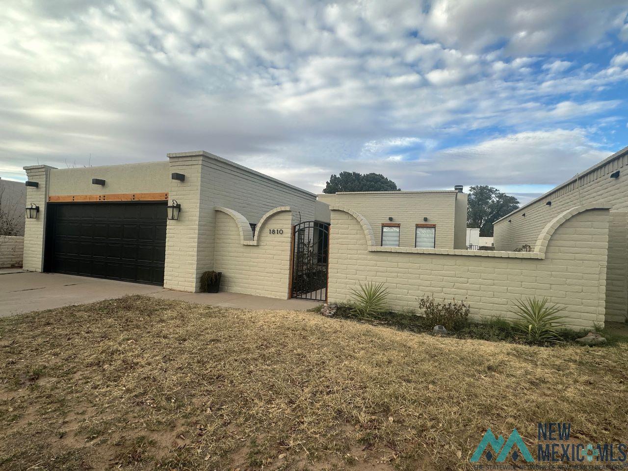 1810 Mountain Shadow Drive, Carlsbad, New Mexico image 1