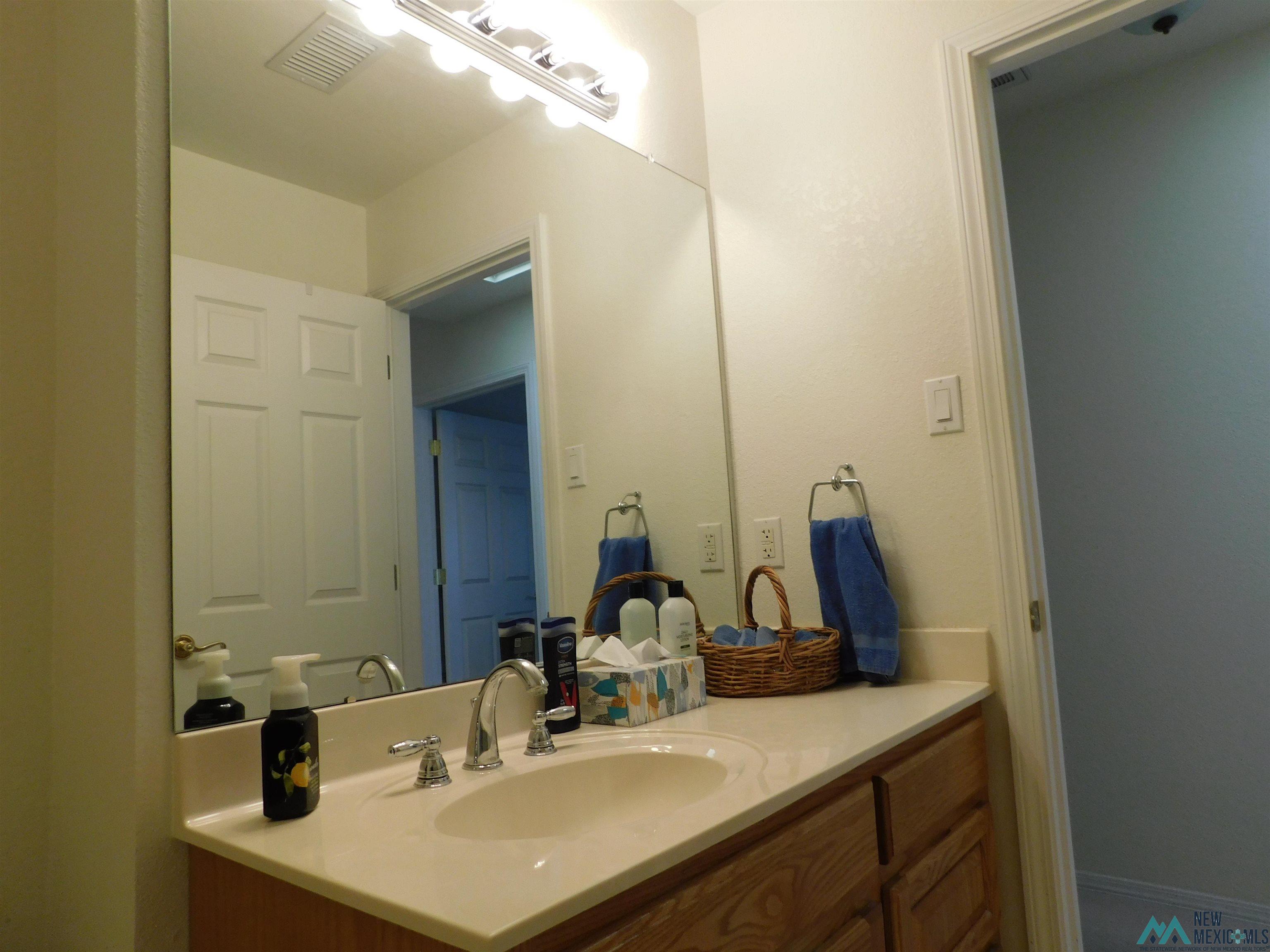 315 E Mescalero Road, Roswell, Texas image 16