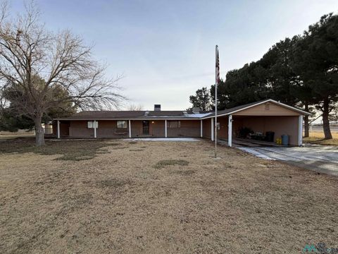 Mobile Home For Sale - 2001 E Derrick Road<br/> Eddy County, Carlsbad, NM 88220