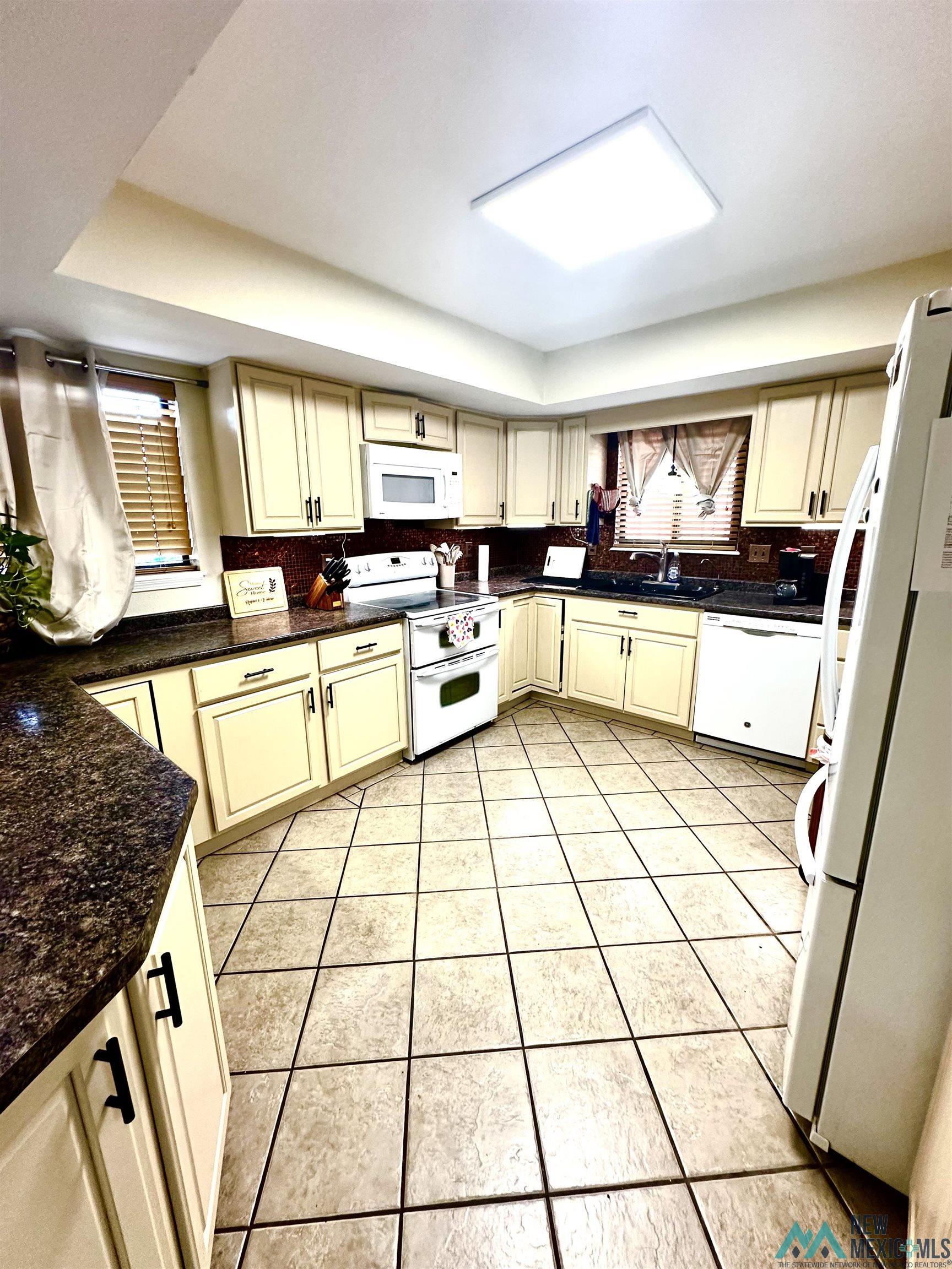 2110 W Bullock Avenue, Artesia, Texas image 5