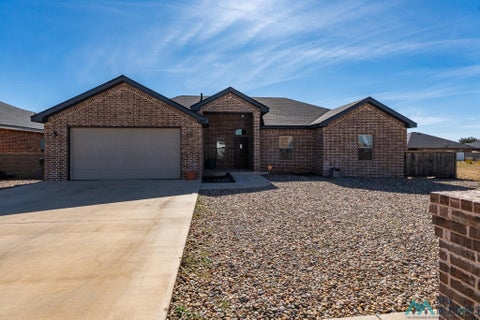 Homes For Sale - 309 Nonpareil Lane<br/> Clovis, NM 88101
