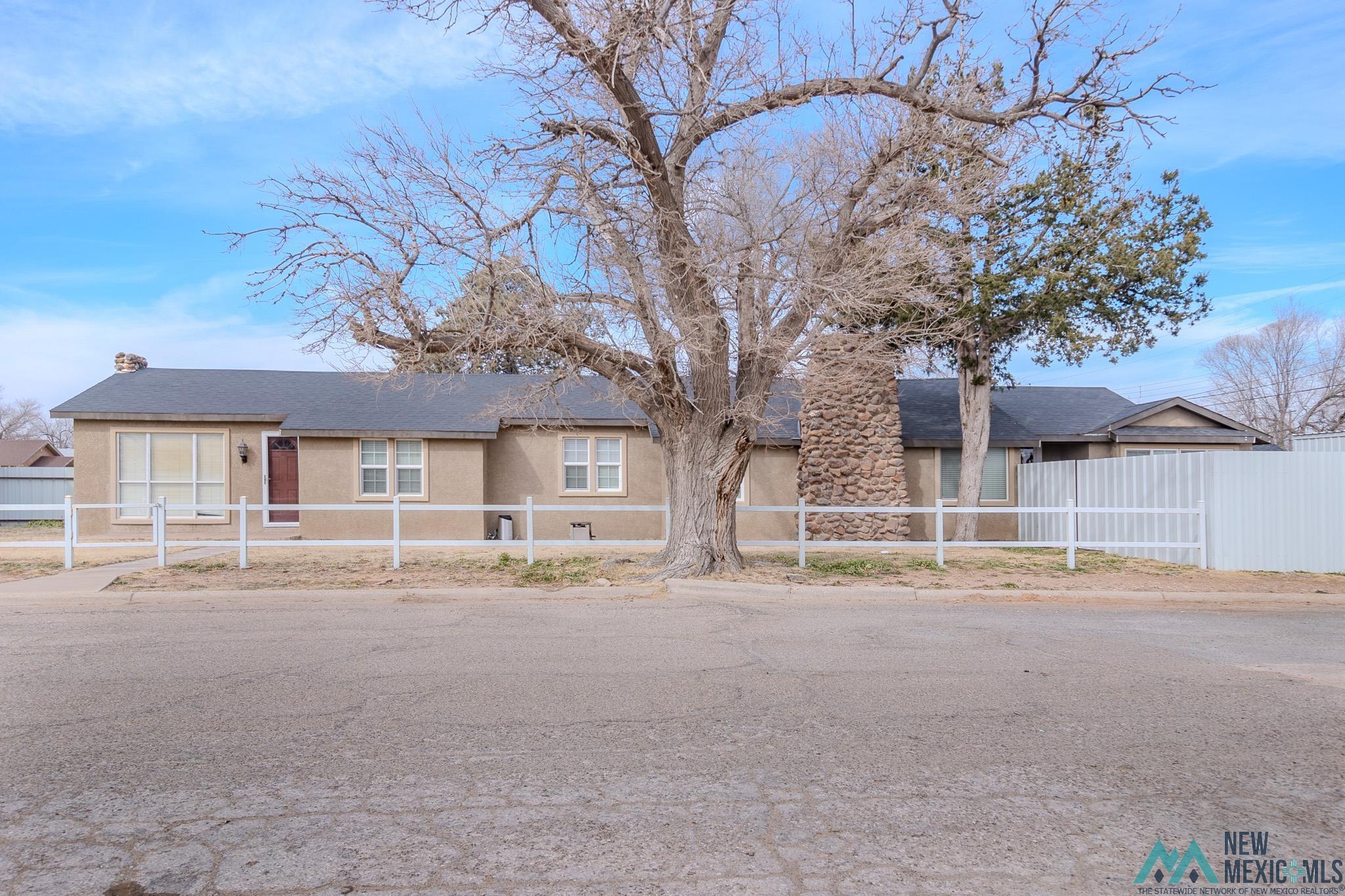 620 W 6th Street, Portales, New Mexico image 1