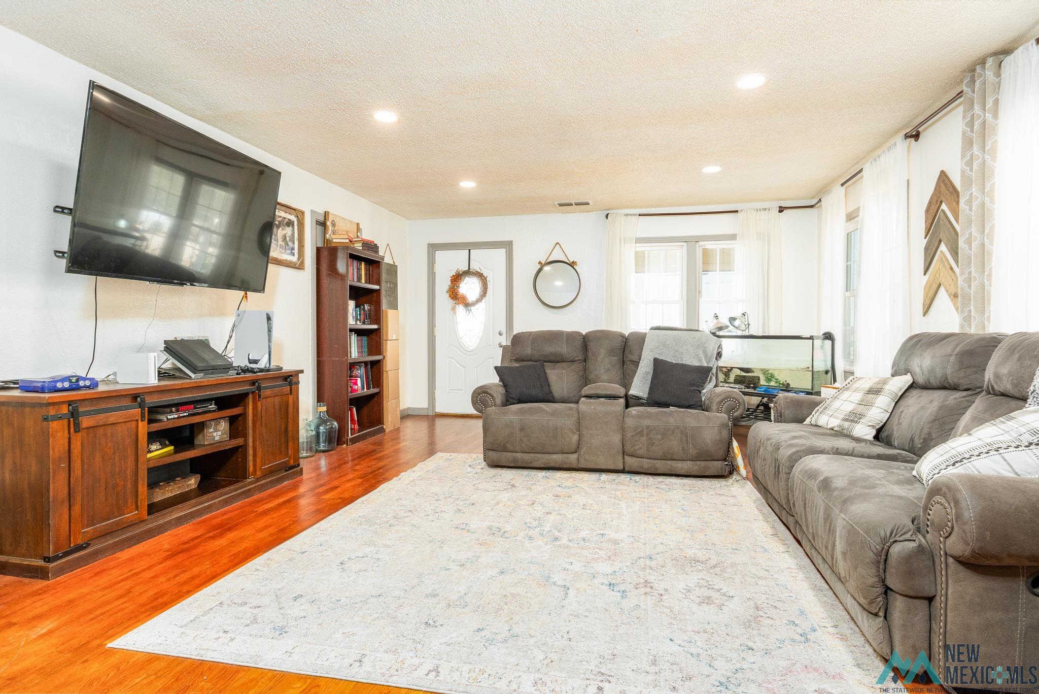 Portales, New Mexico 88130, United States, 3 Bedrooms Bedrooms, ,3 BathroomsBathrooms,Residential,Active,186765