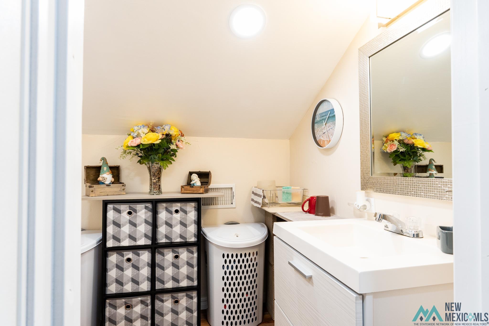 Portales, New Mexico 88130, United States, 3 Bedrooms Bedrooms, ,3 BathroomsBathrooms,Residential,Active,186765