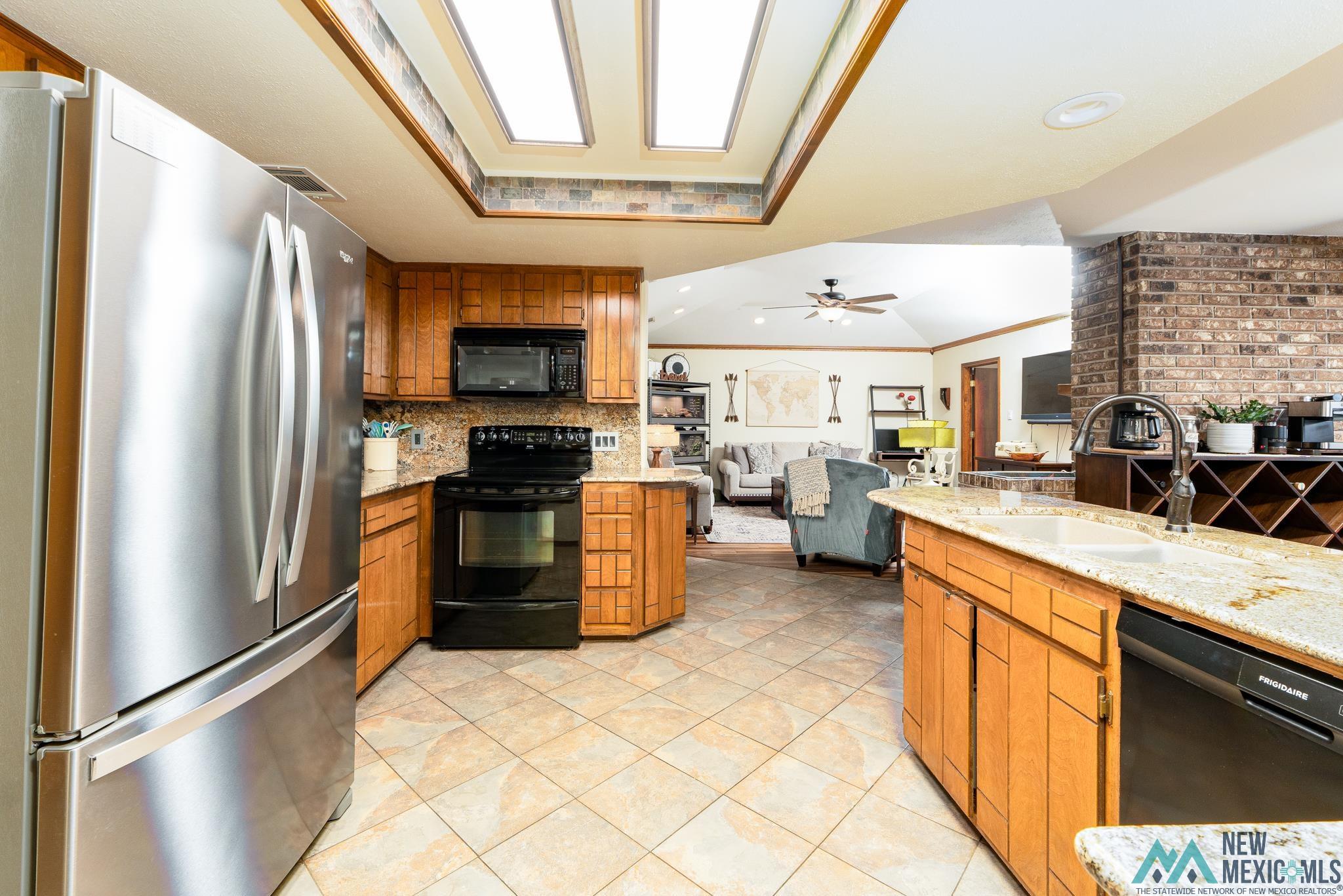 Clovis, New Mexico 88101, United States, 3 Bedrooms Bedrooms, ,2 BathroomsBathrooms,Residential,Active,205101