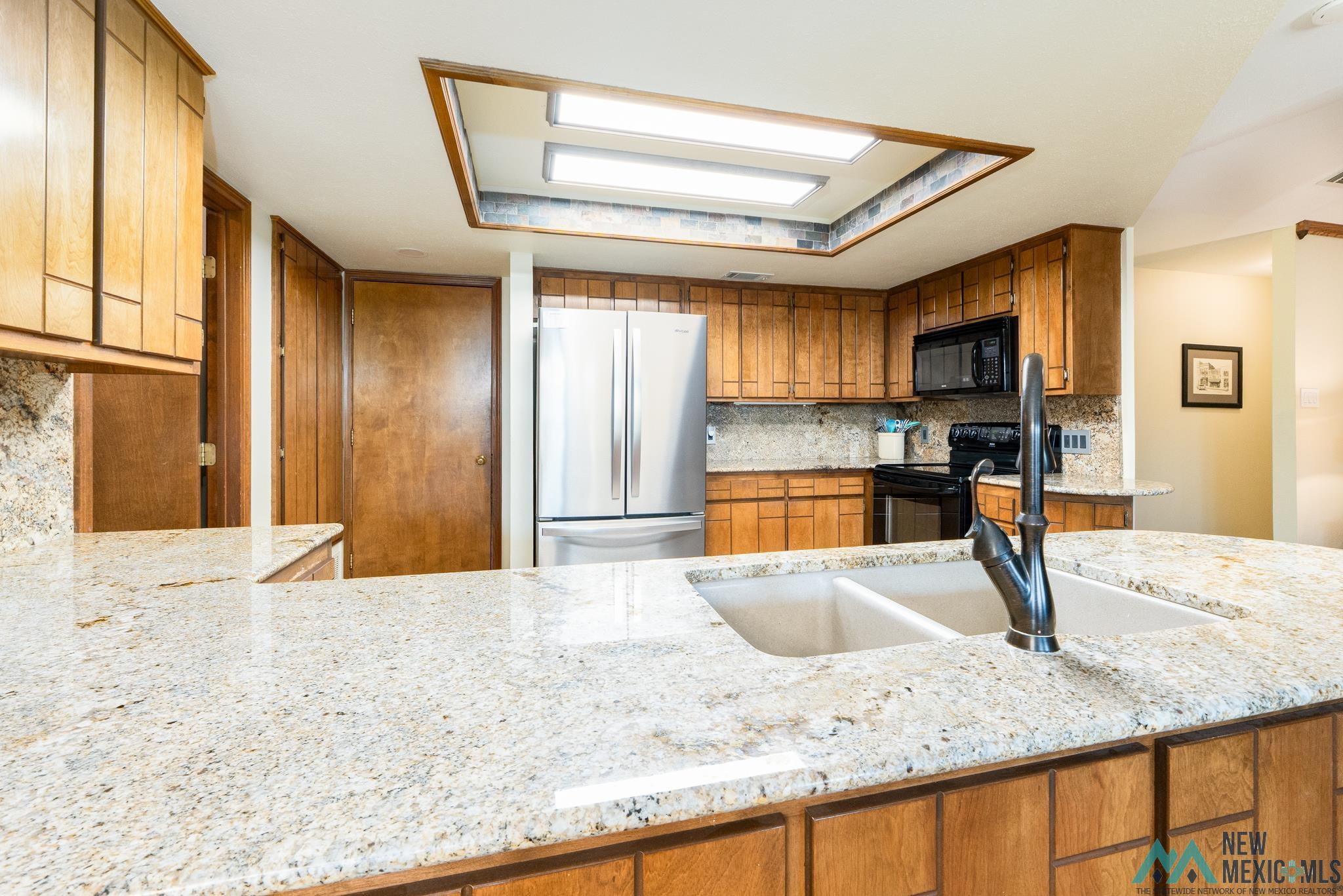 Clovis, New Mexico 88101, United States, 3 Bedrooms Bedrooms, ,2 BathroomsBathrooms,Residential,Active,205101