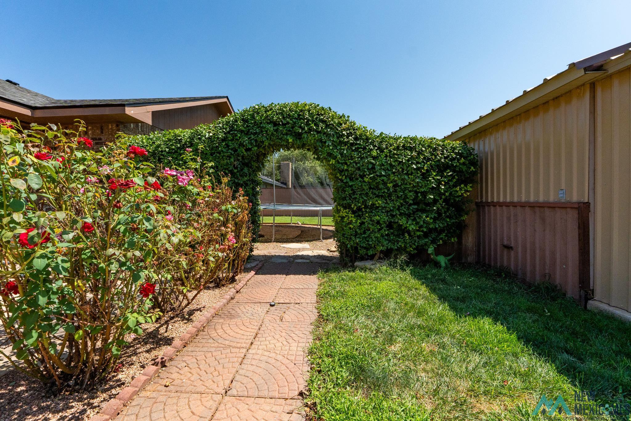 Clovis, New Mexico 88101, United States, 3 Bedrooms Bedrooms, ,2 BathroomsBathrooms,Residential,Active,205101