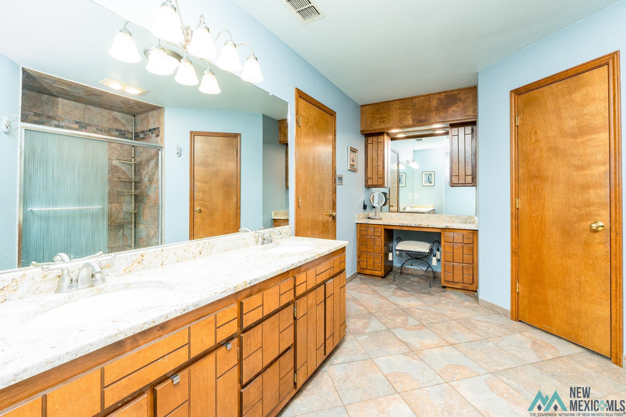 Clovis, New Mexico 88101, United States, 3 Bedrooms Bedrooms, ,2 BathroomsBathrooms,Residential,Active,205101