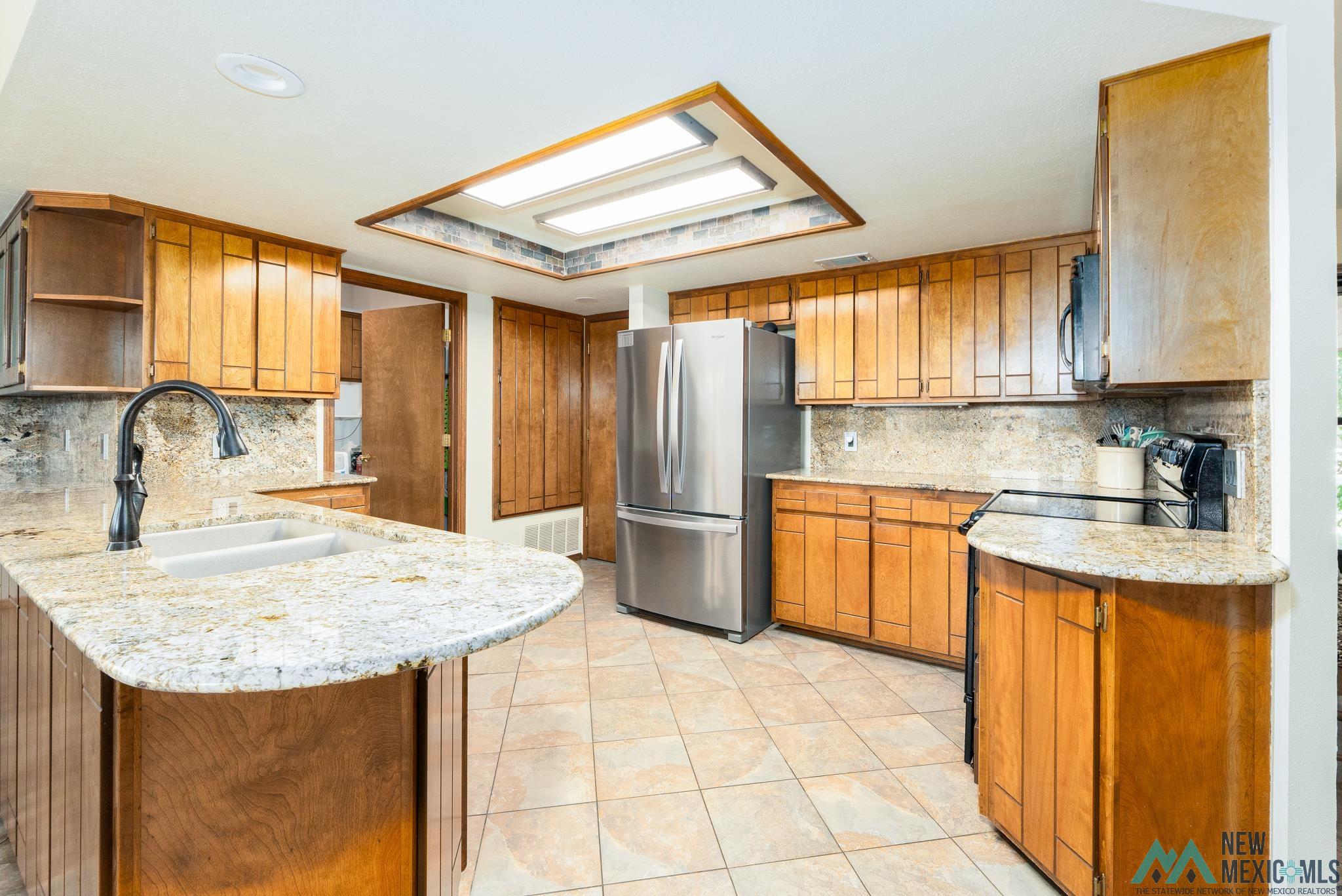 Clovis, New Mexico 88101, United States, 3 Bedrooms Bedrooms, ,2 BathroomsBathrooms,Residential,Active,205101