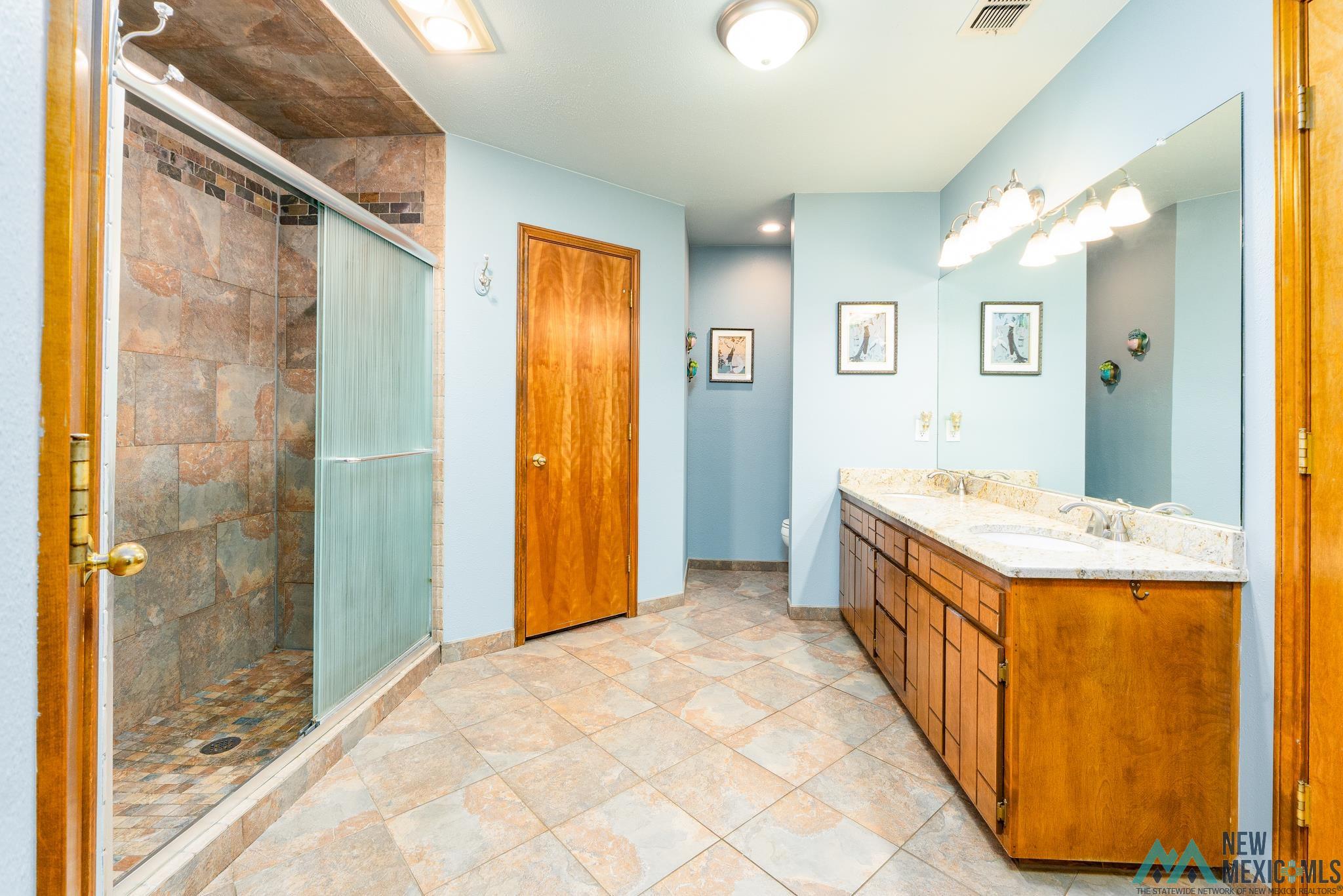 Clovis, New Mexico 88101, United States, 3 Bedrooms Bedrooms, ,2 BathroomsBathrooms,Residential,Active,205101