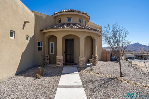 Homes For Sale - 206 Tierra Verde Circle<br/> Elephant Butte, NM 87935