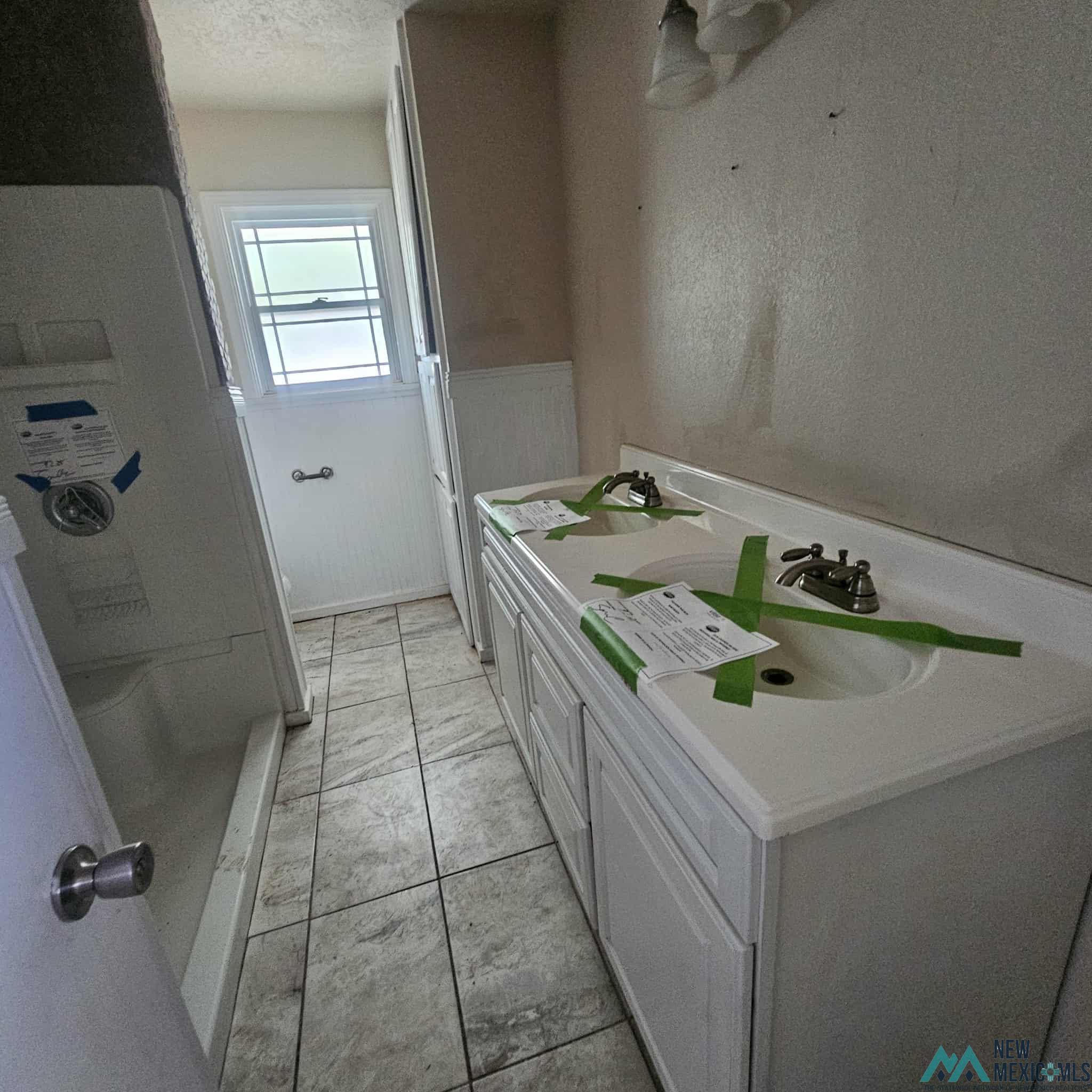 Clovis, New Mexico 88101, United States, 4 Bedrooms Bedrooms, ,2 BathroomsBathrooms,Residential,Active,216353