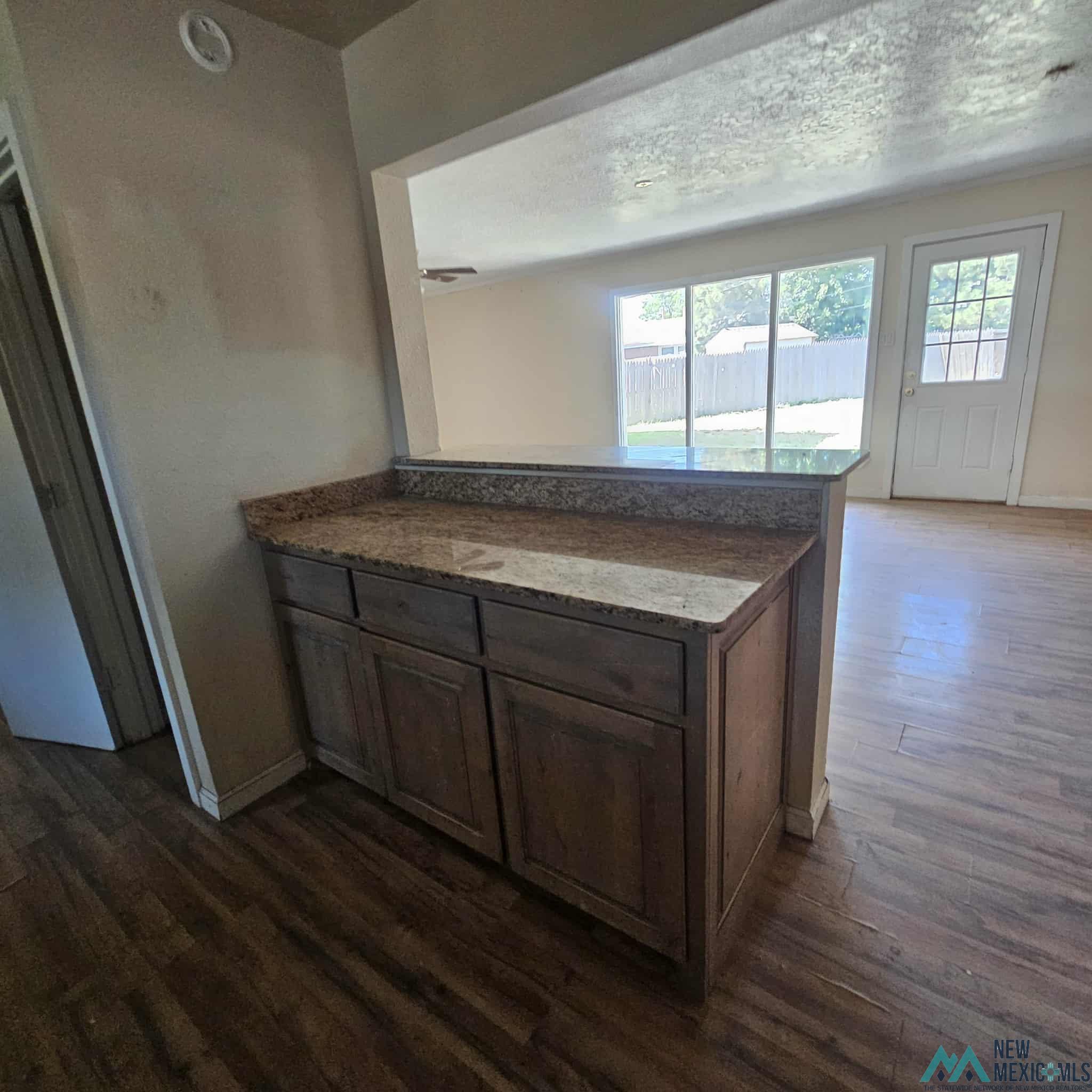Clovis, New Mexico 88101, United States, 4 Bedrooms Bedrooms, ,2 BathroomsBathrooms,Residential,Active,216353