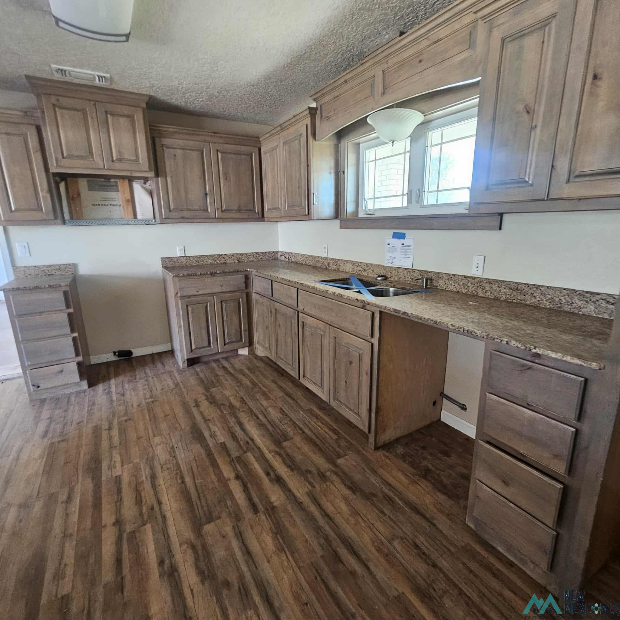 Clovis, New Mexico 88101, United States, 4 Bedrooms Bedrooms, ,2 BathroomsBathrooms,Residential,Active,216353