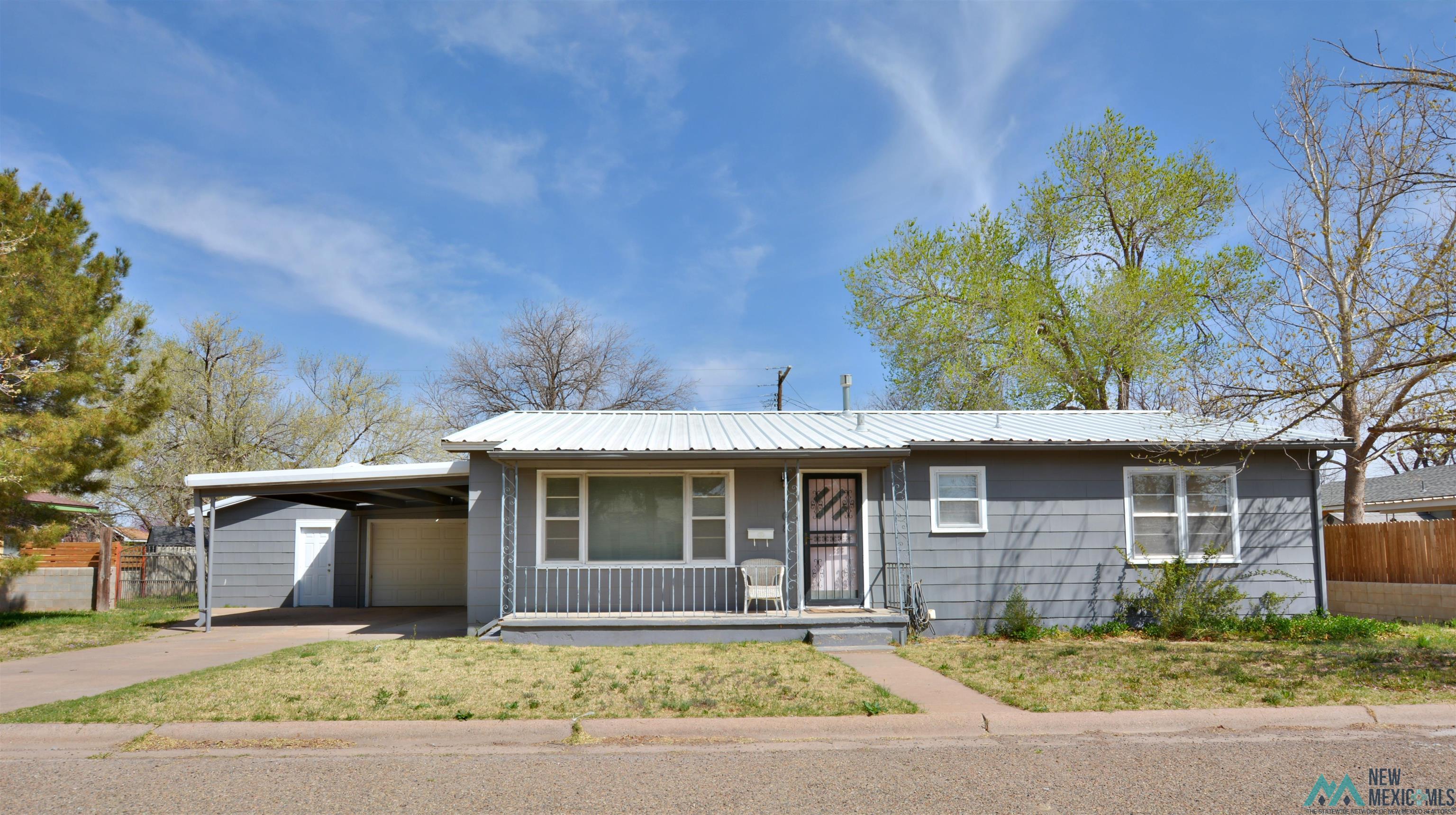 708 W 16th Lane, Portales, New Mexico image 1