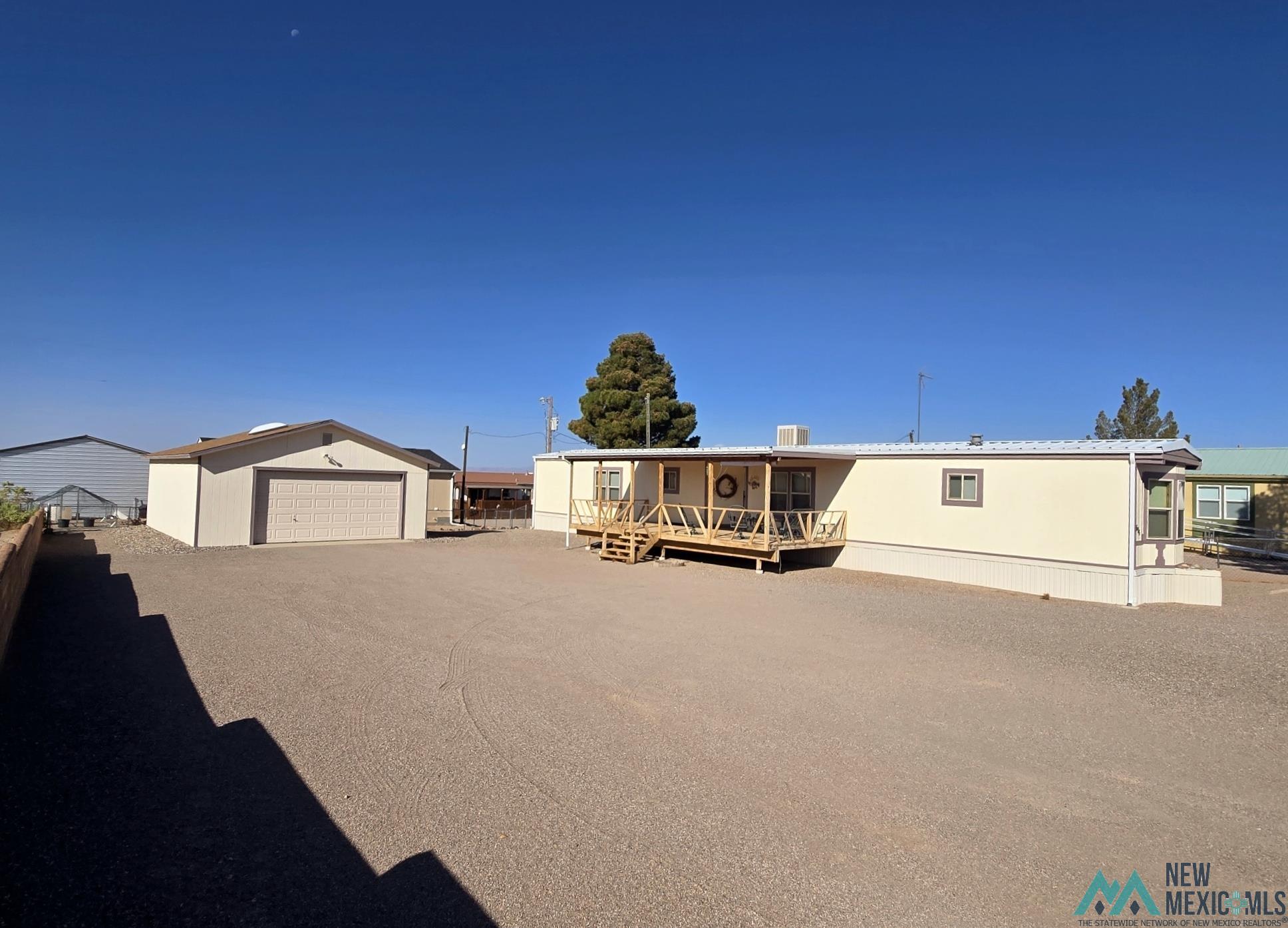 606 Travis Street, Truth Or Consequences, New Mexico image 1