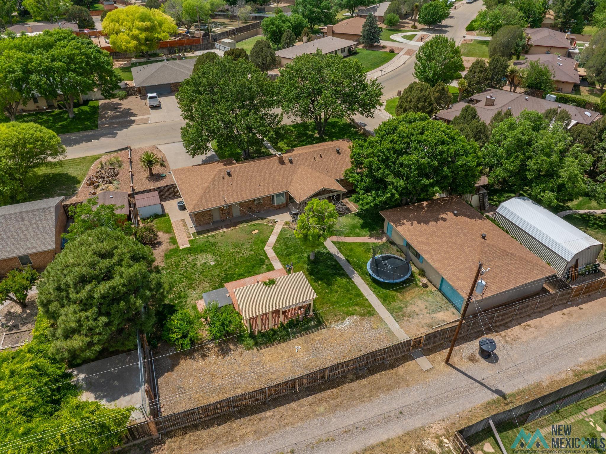 103 Three Cross Drive, Roswell, Texas image 9